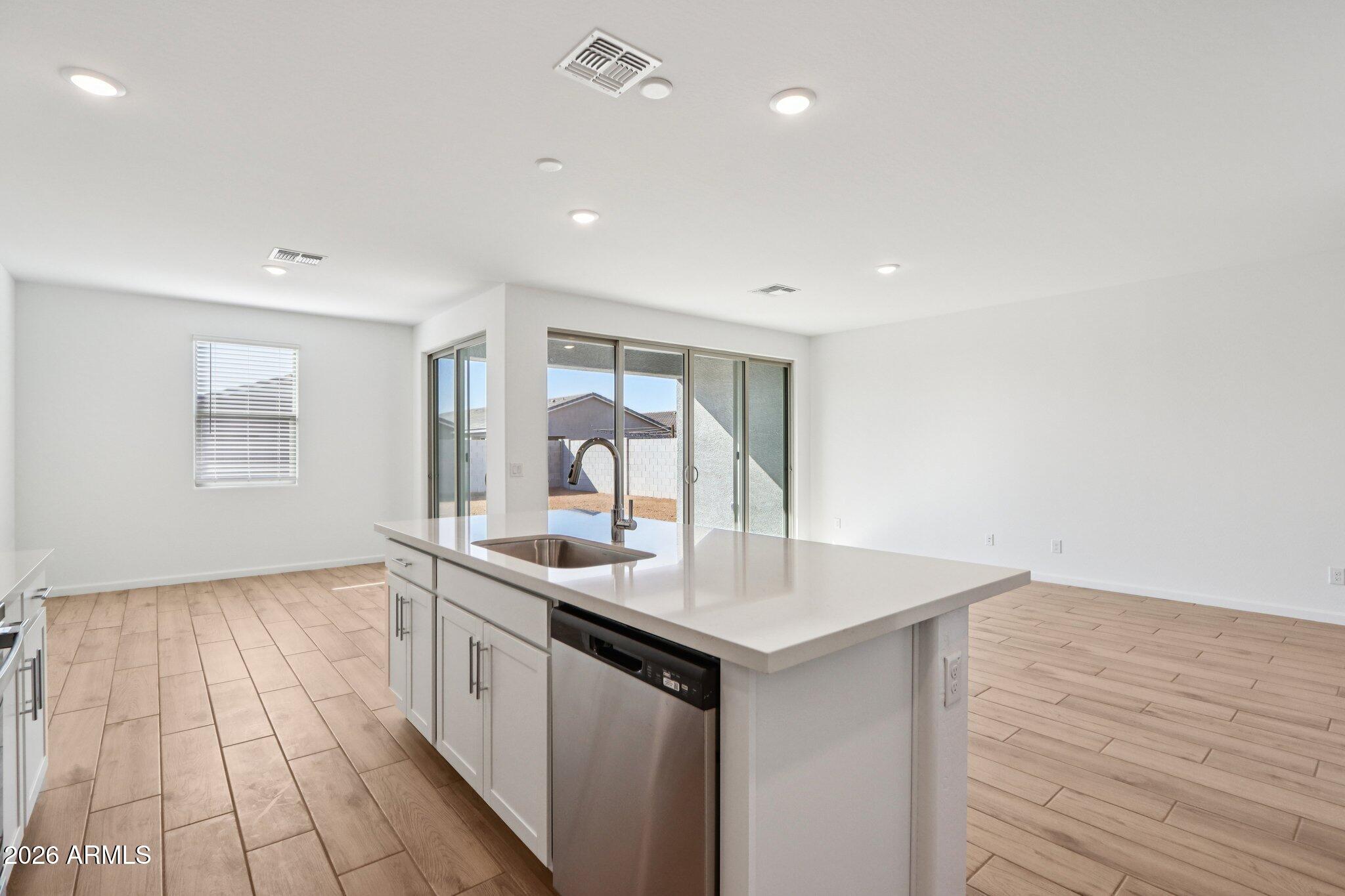 15719 W CAMDEN Avenue