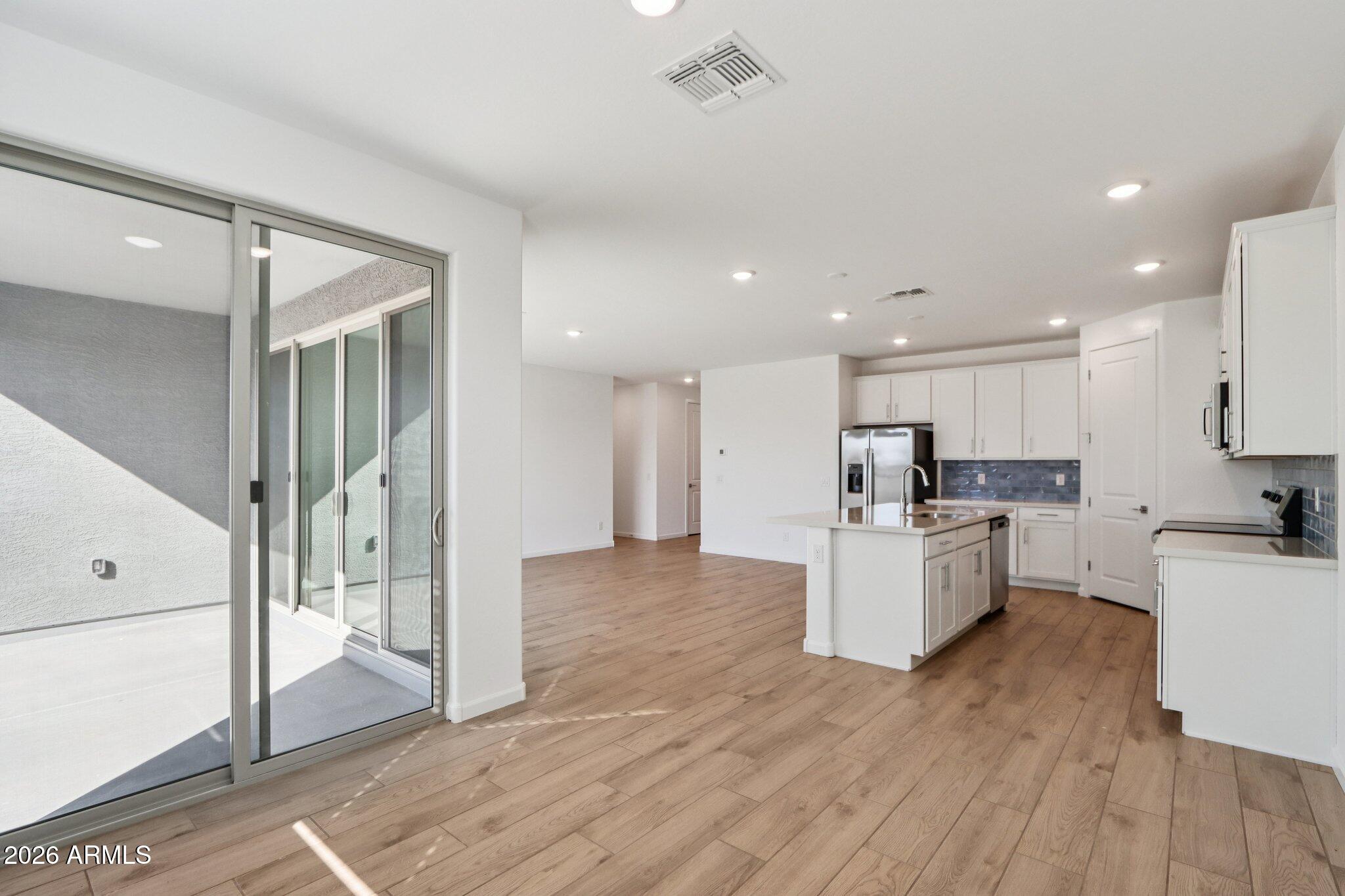 15719 W CAMDEN Avenue