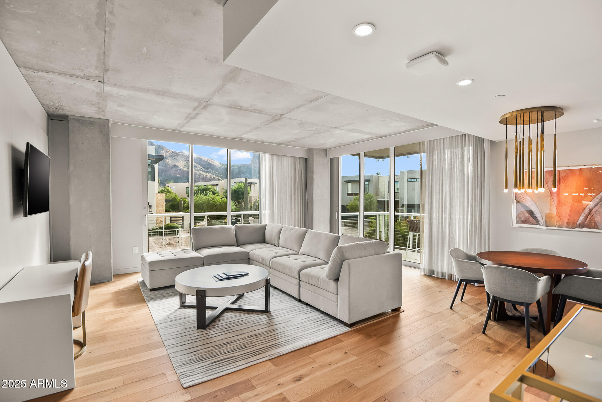 5455 E LINCOLN Drive, 2021