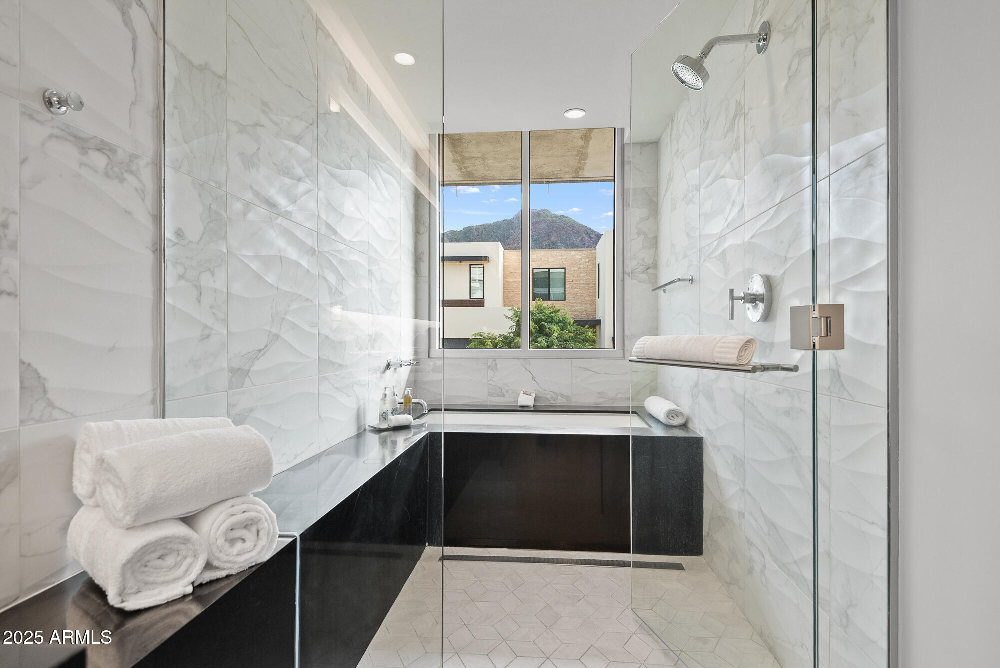 5455 E LINCOLN Drive, 2021