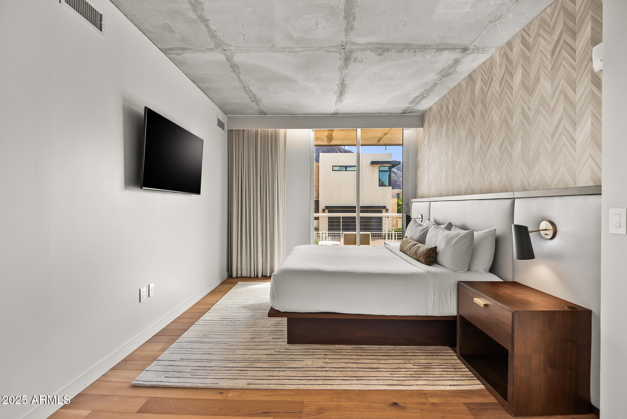 5455 E LINCOLN Drive, 2021