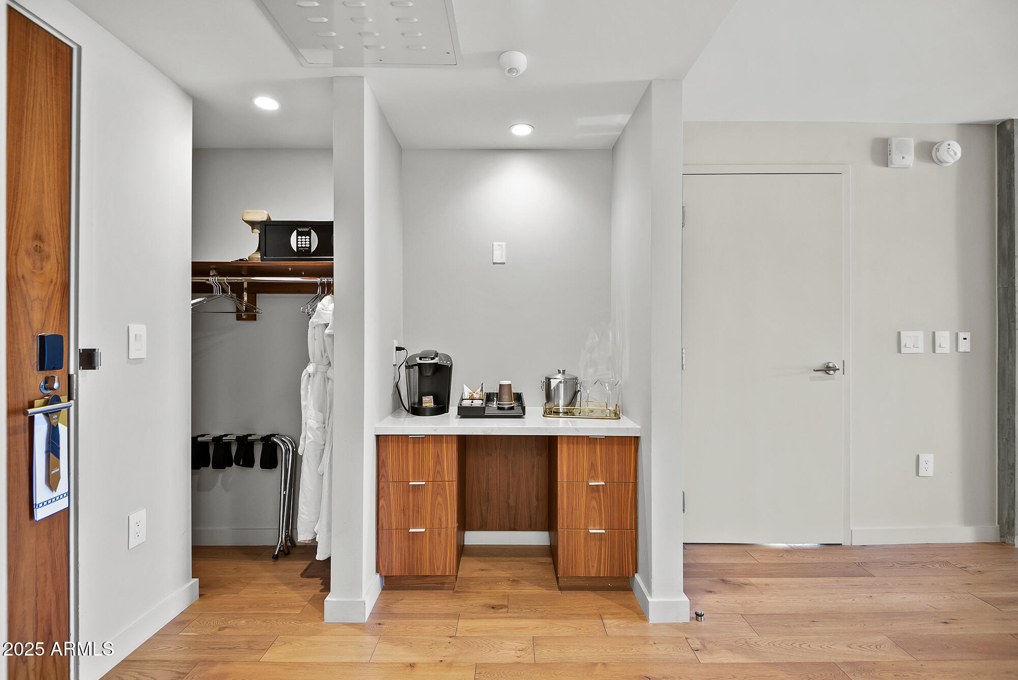 5455 E LINCOLN Drive, 2021