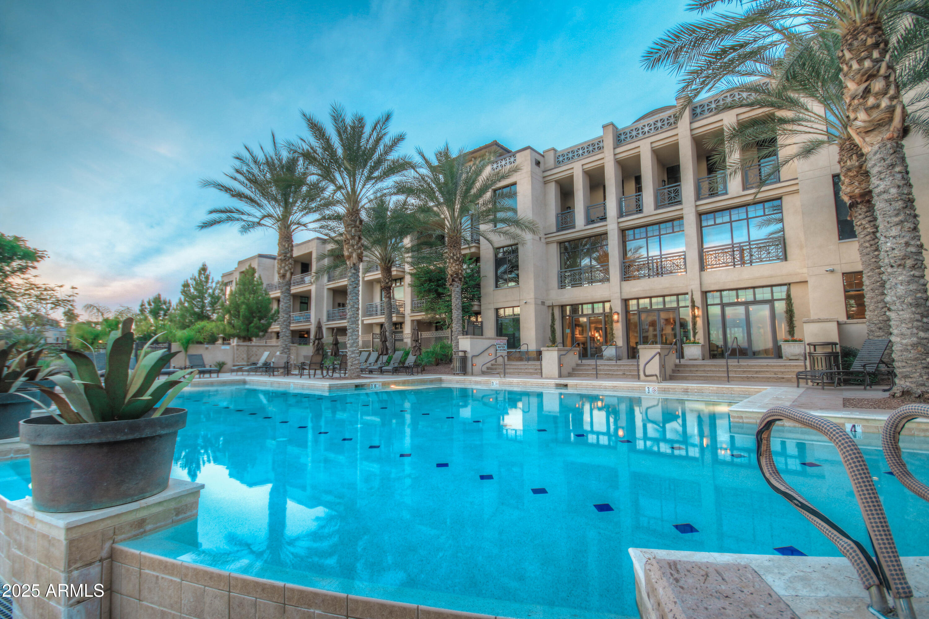 8 E BILTMORE Estate, 215