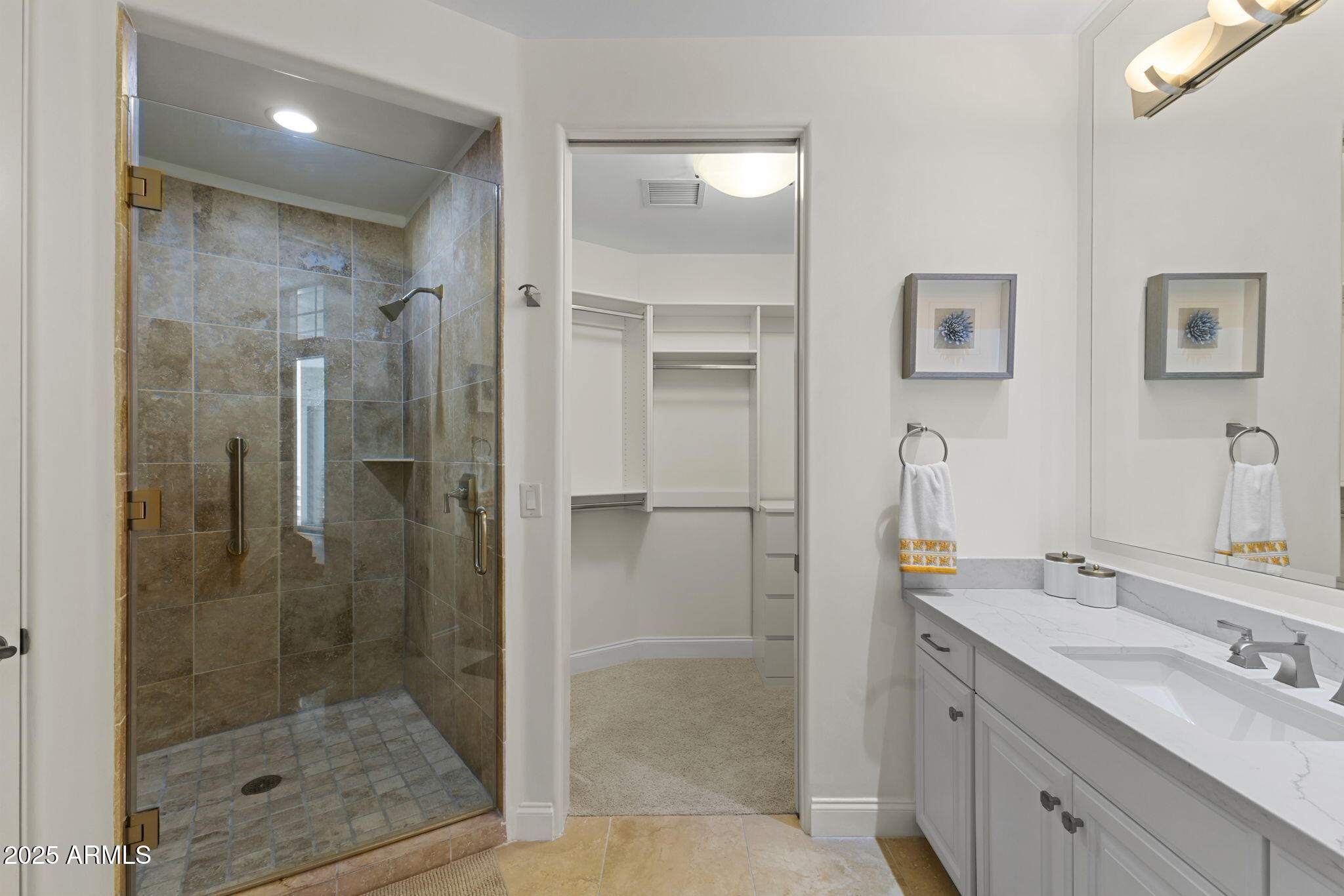 8 E BILTMORE Estate, 215