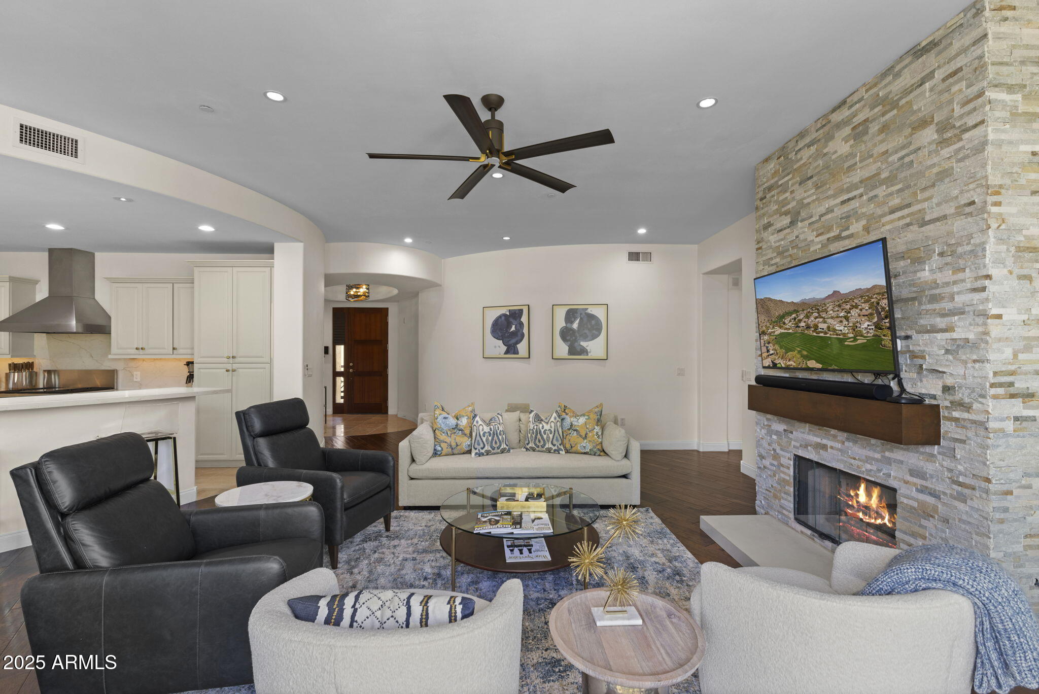 8 E BILTMORE Estate, 215