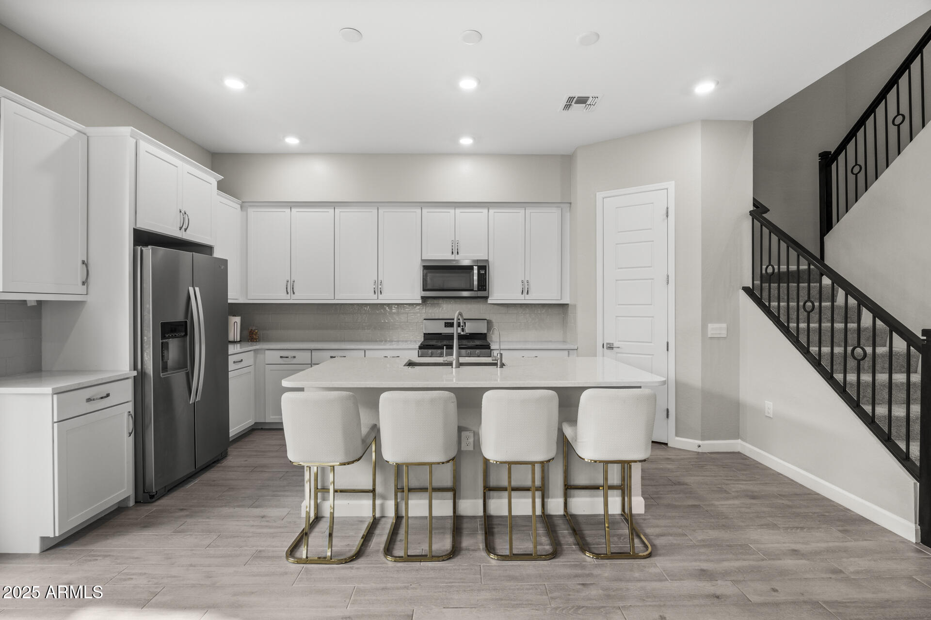 5018 E Hartford Avenue