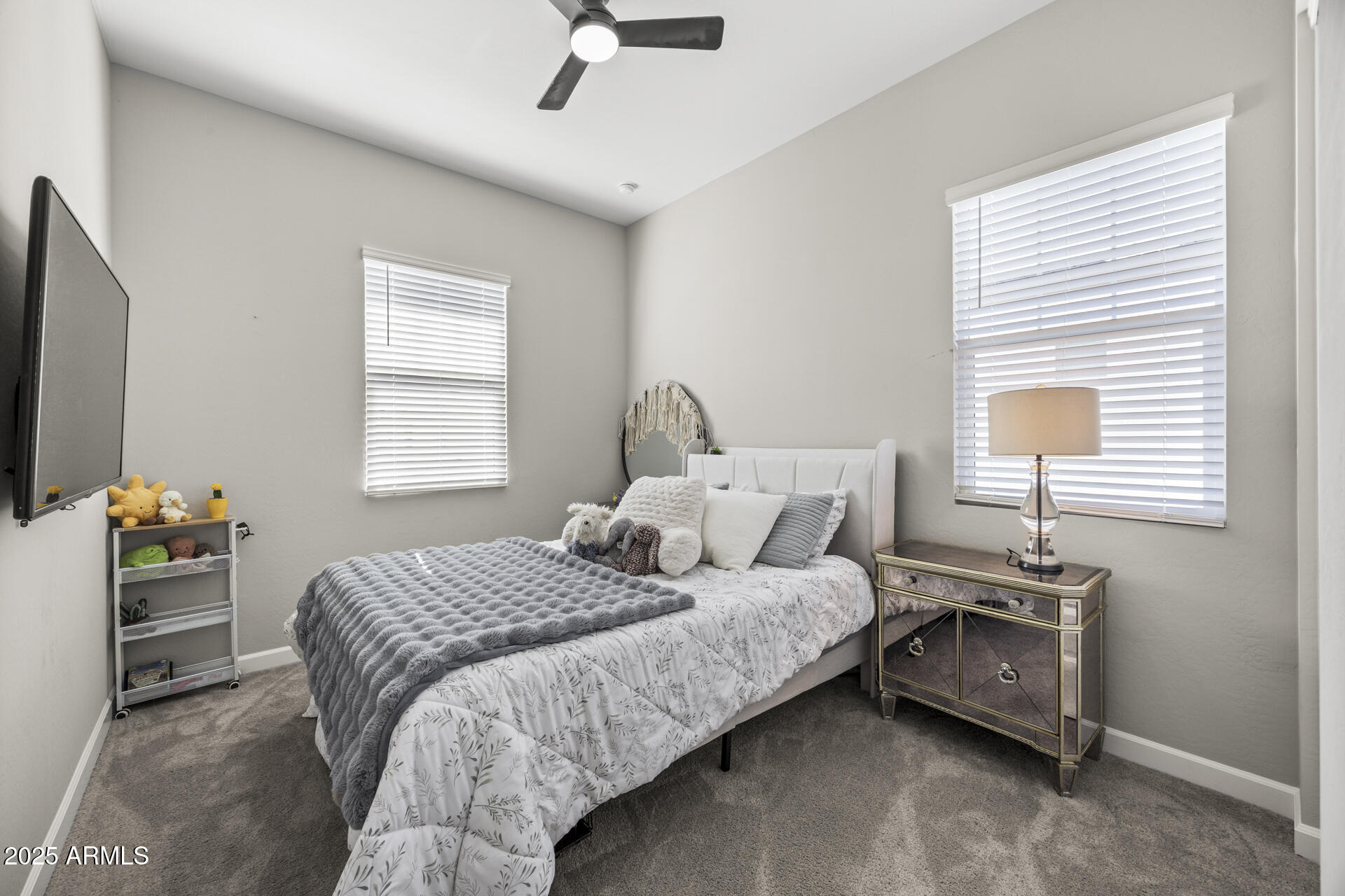 5018 E Hartford Avenue