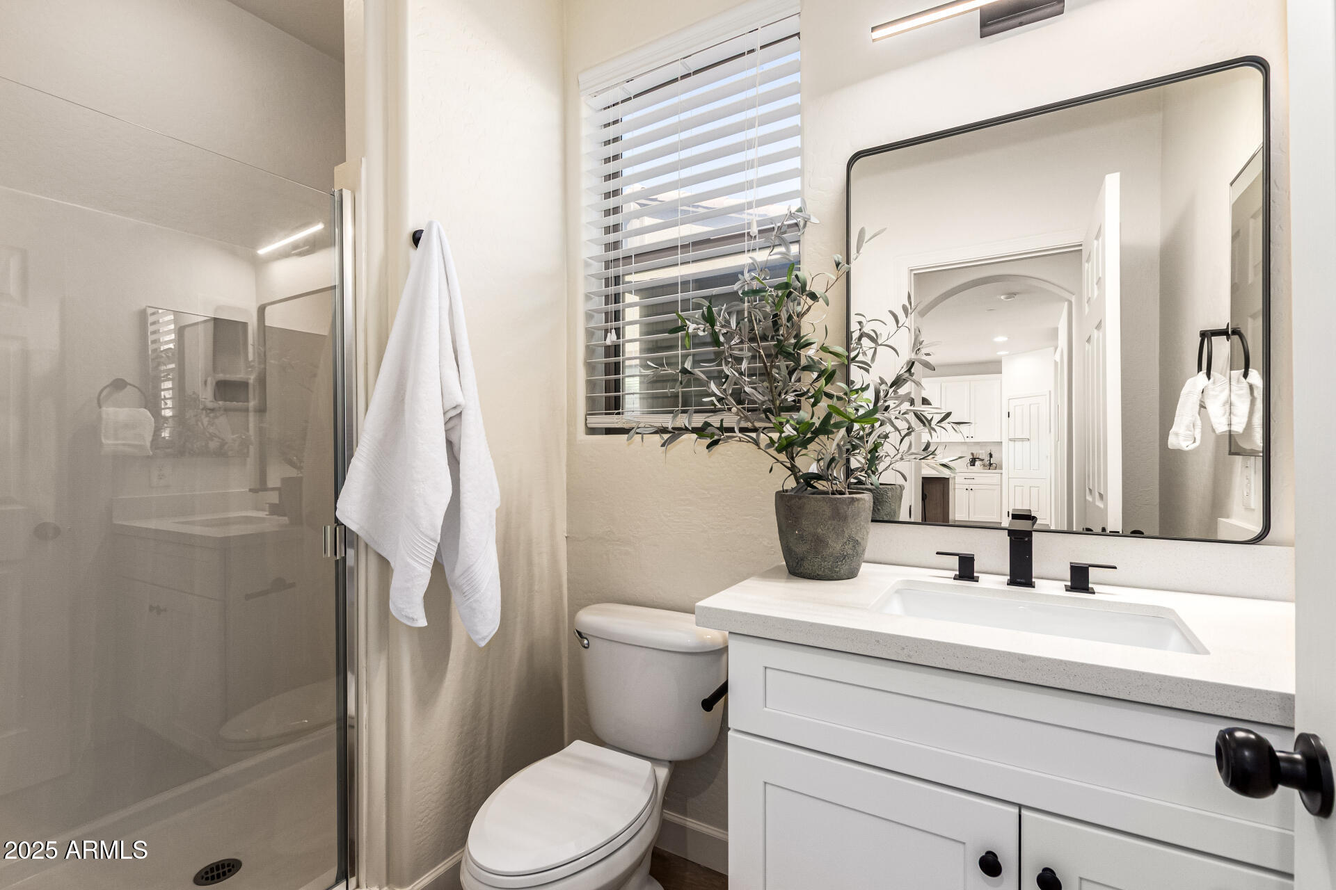 4258 E LEXINGTON Avenue