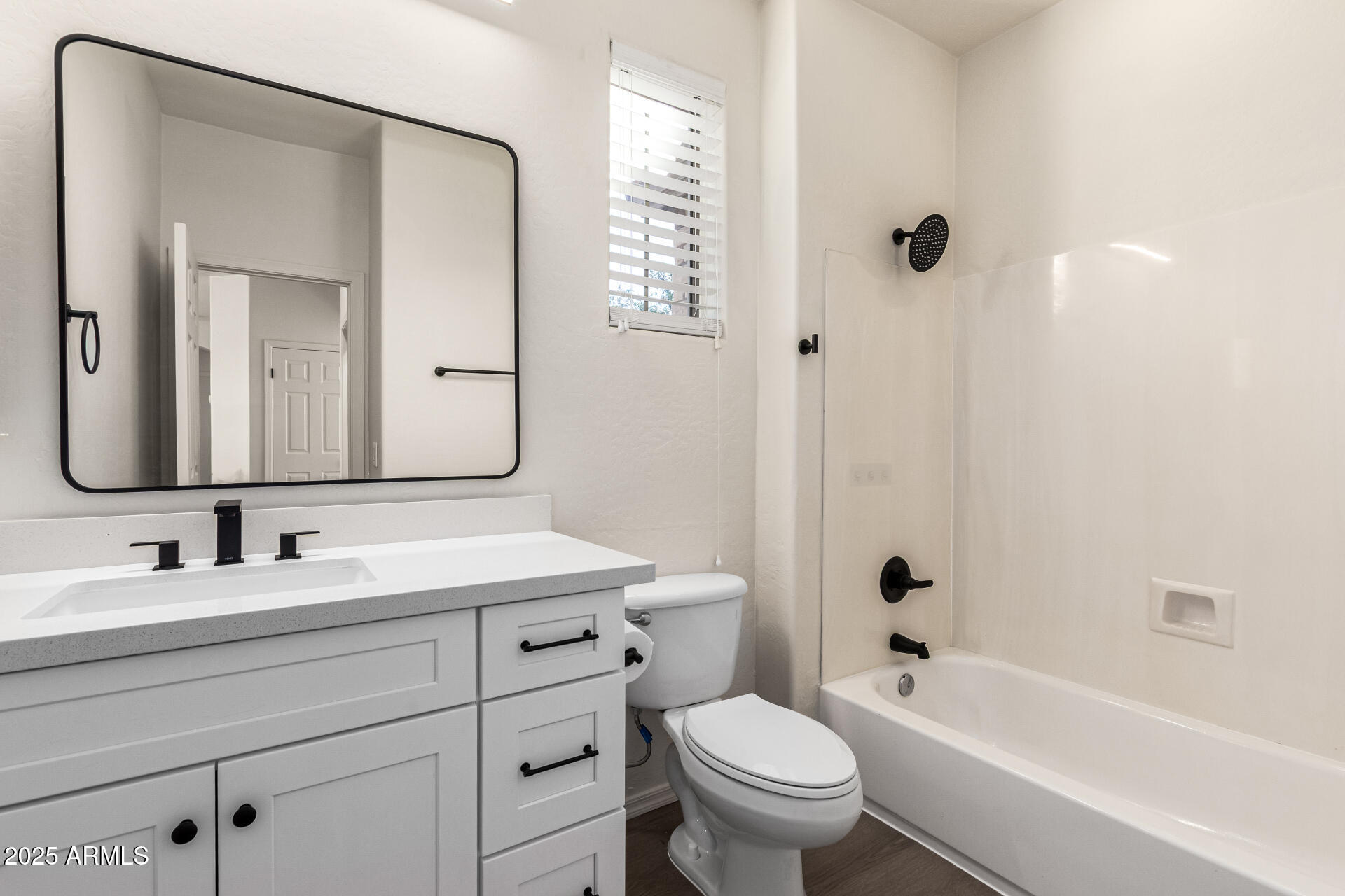 4258 E LEXINGTON Avenue