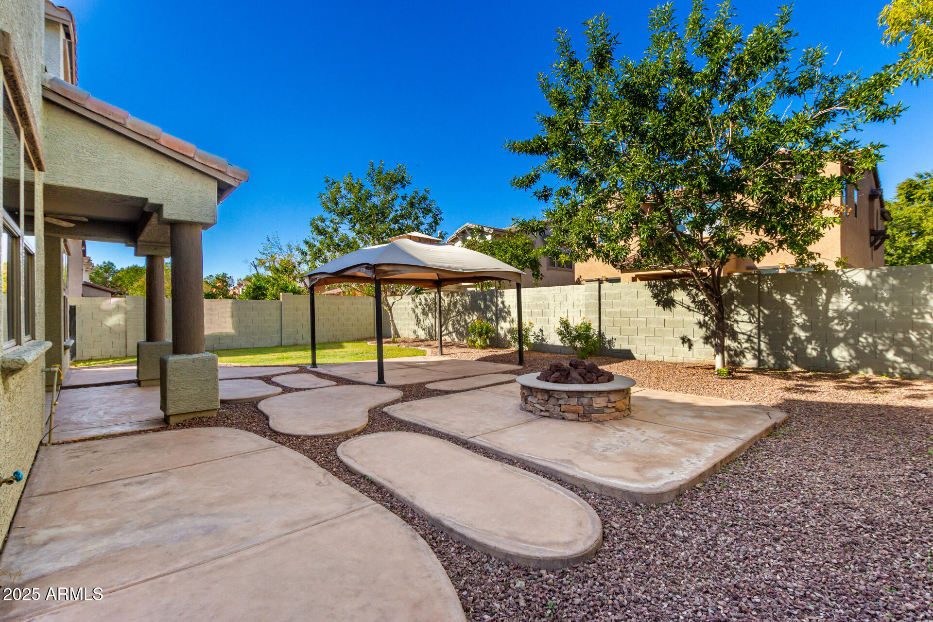 4258 E LEXINGTON Avenue