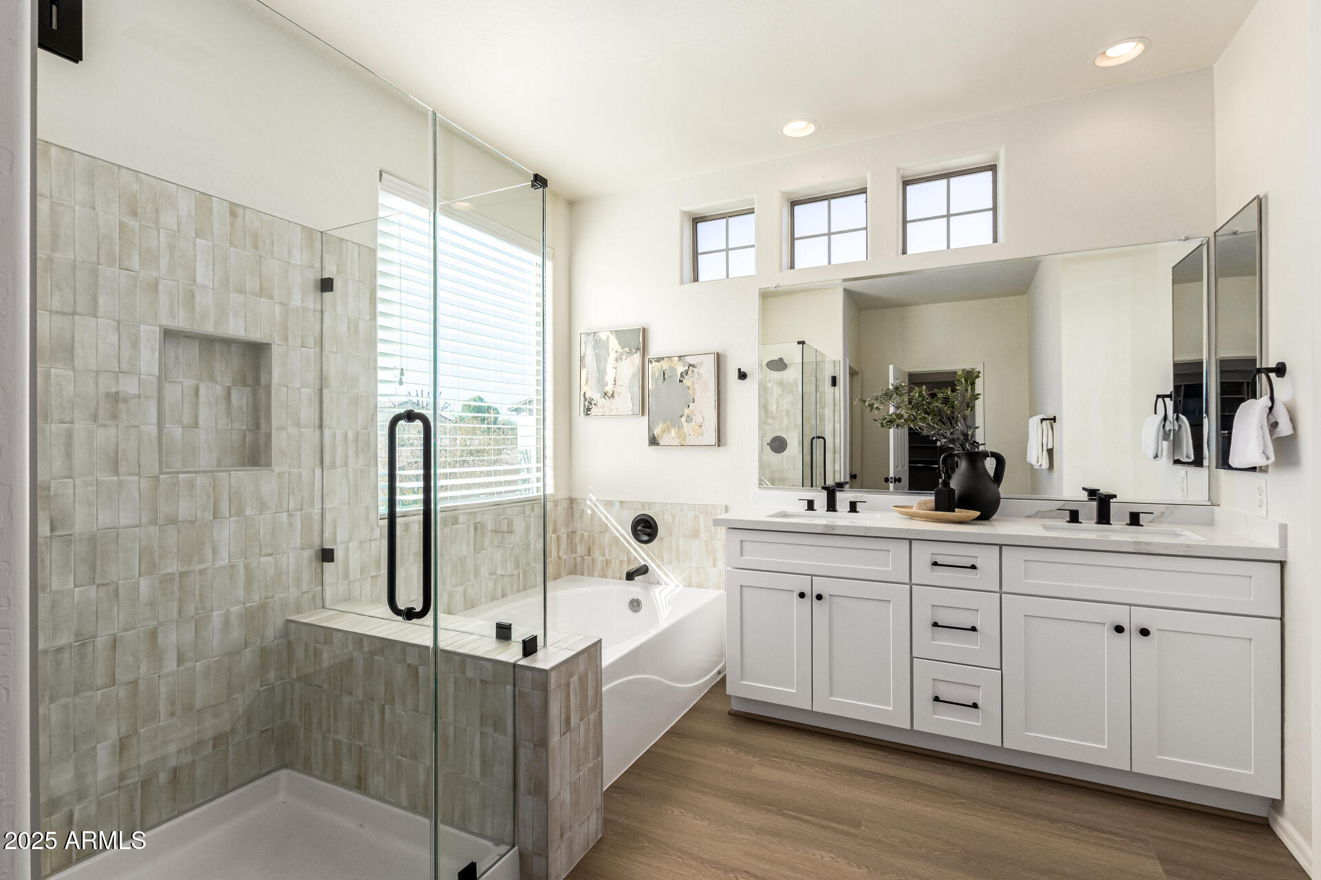 4258 E LEXINGTON Avenue