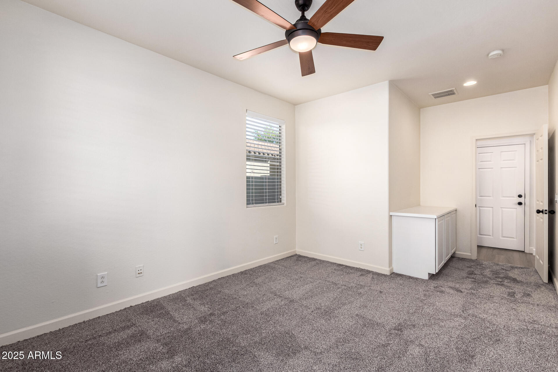 4258 E LEXINGTON Avenue