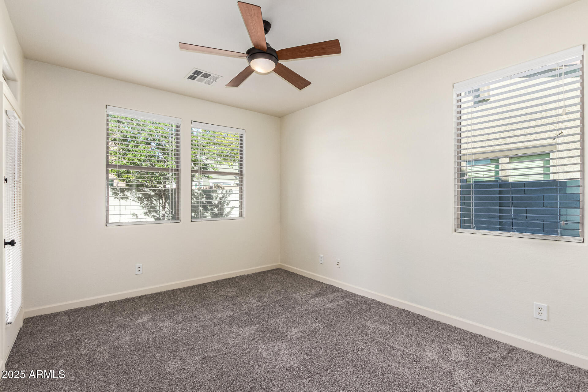 4258 E LEXINGTON Avenue