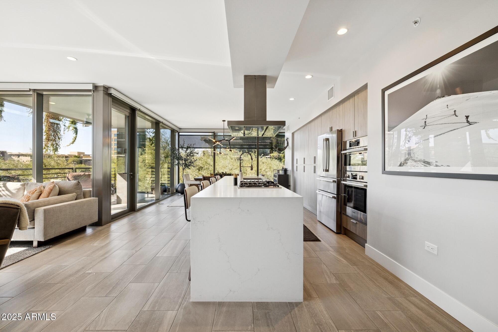 7180 E KIERLAND Boulevard, 218