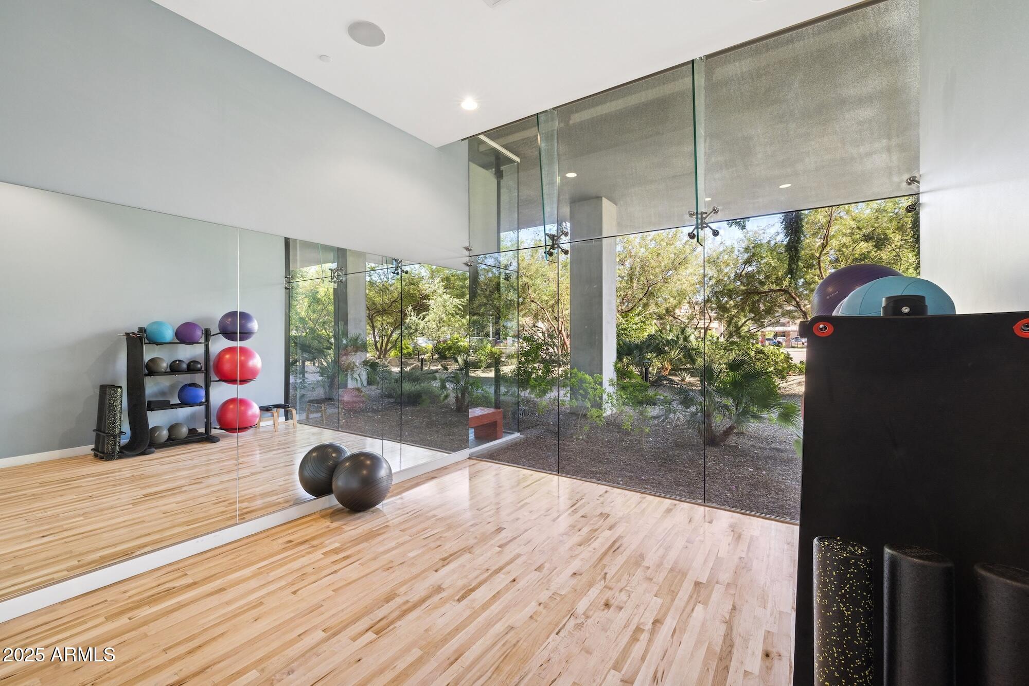 7180 E KIERLAND Boulevard, 218