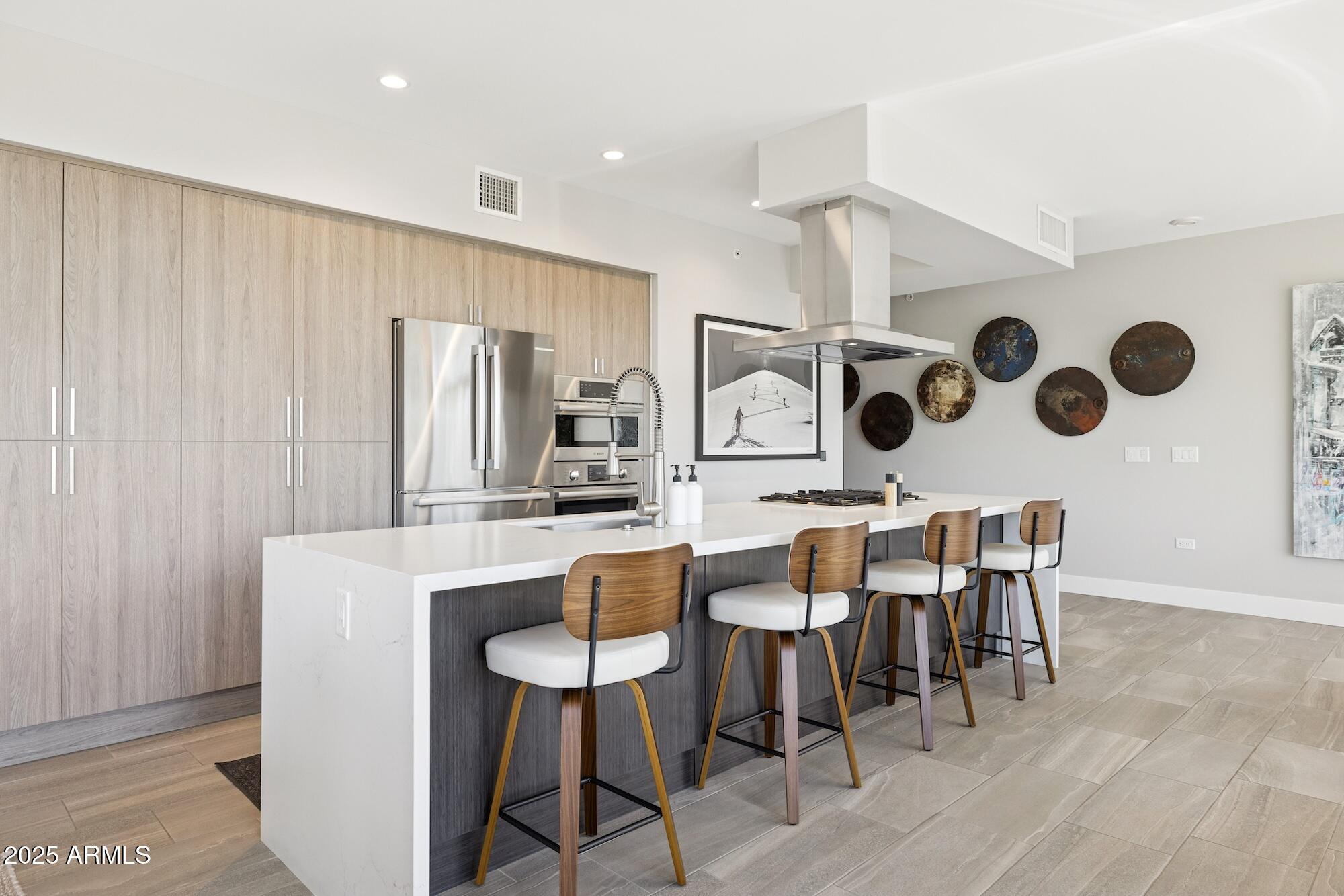 7180 E KIERLAND Boulevard, 218