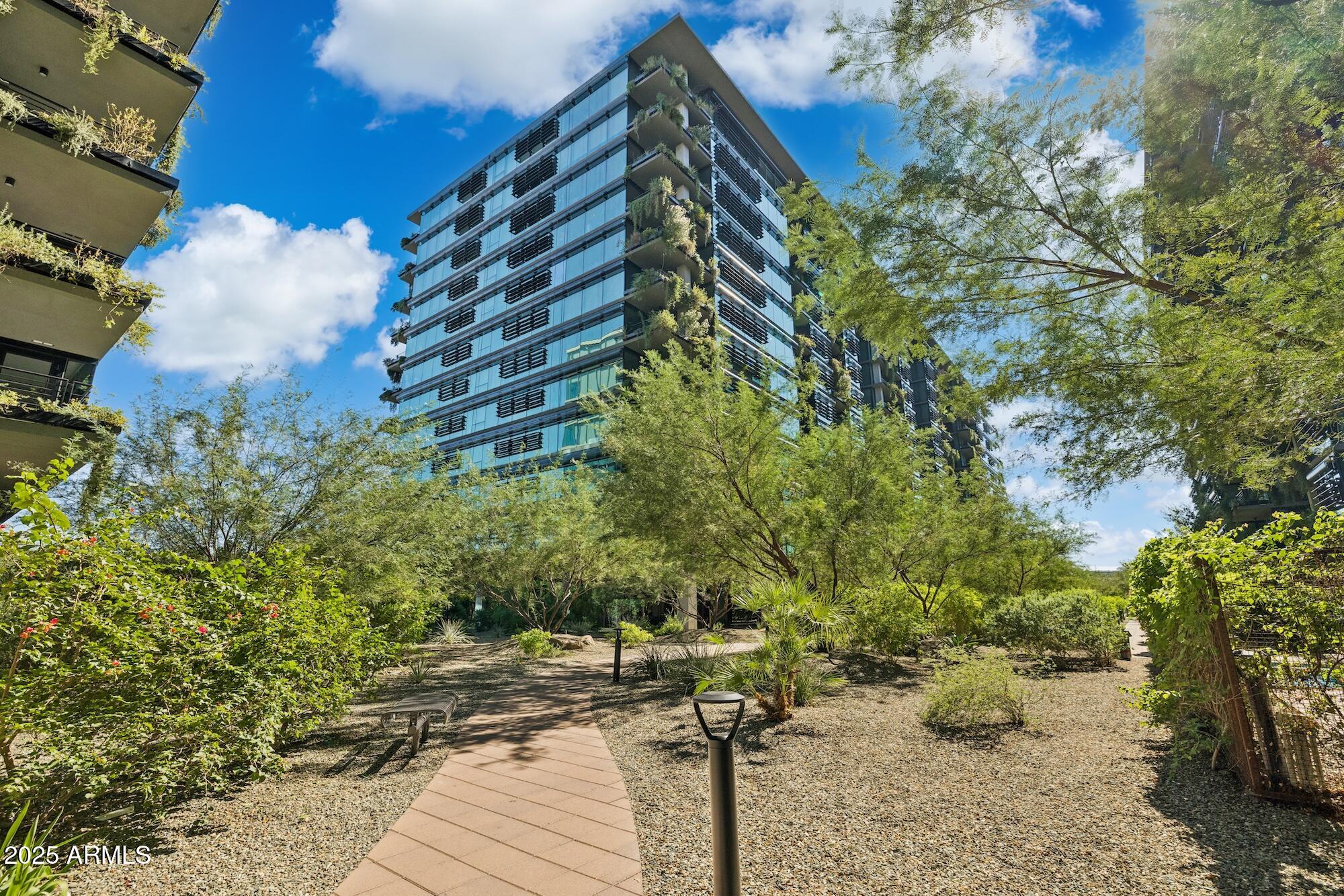 7180 E KIERLAND Boulevard, 218