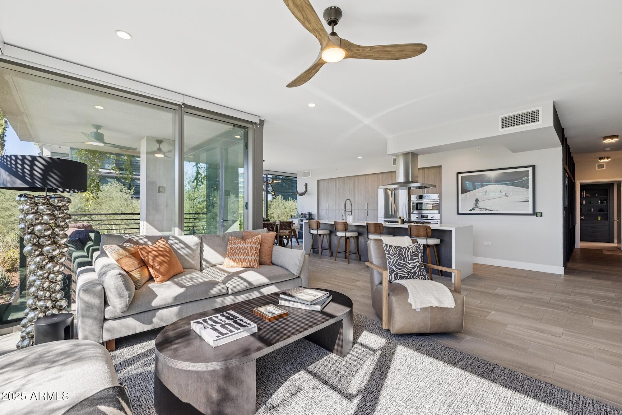 7180 E KIERLAND Boulevard, 218