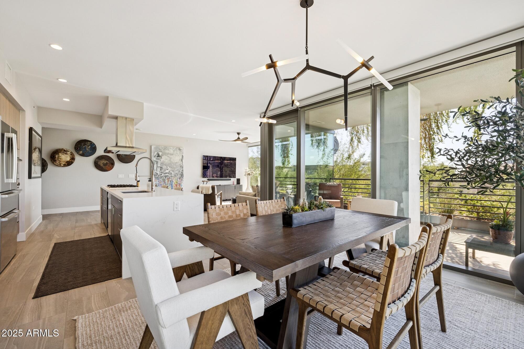 7180 E KIERLAND Boulevard, 218