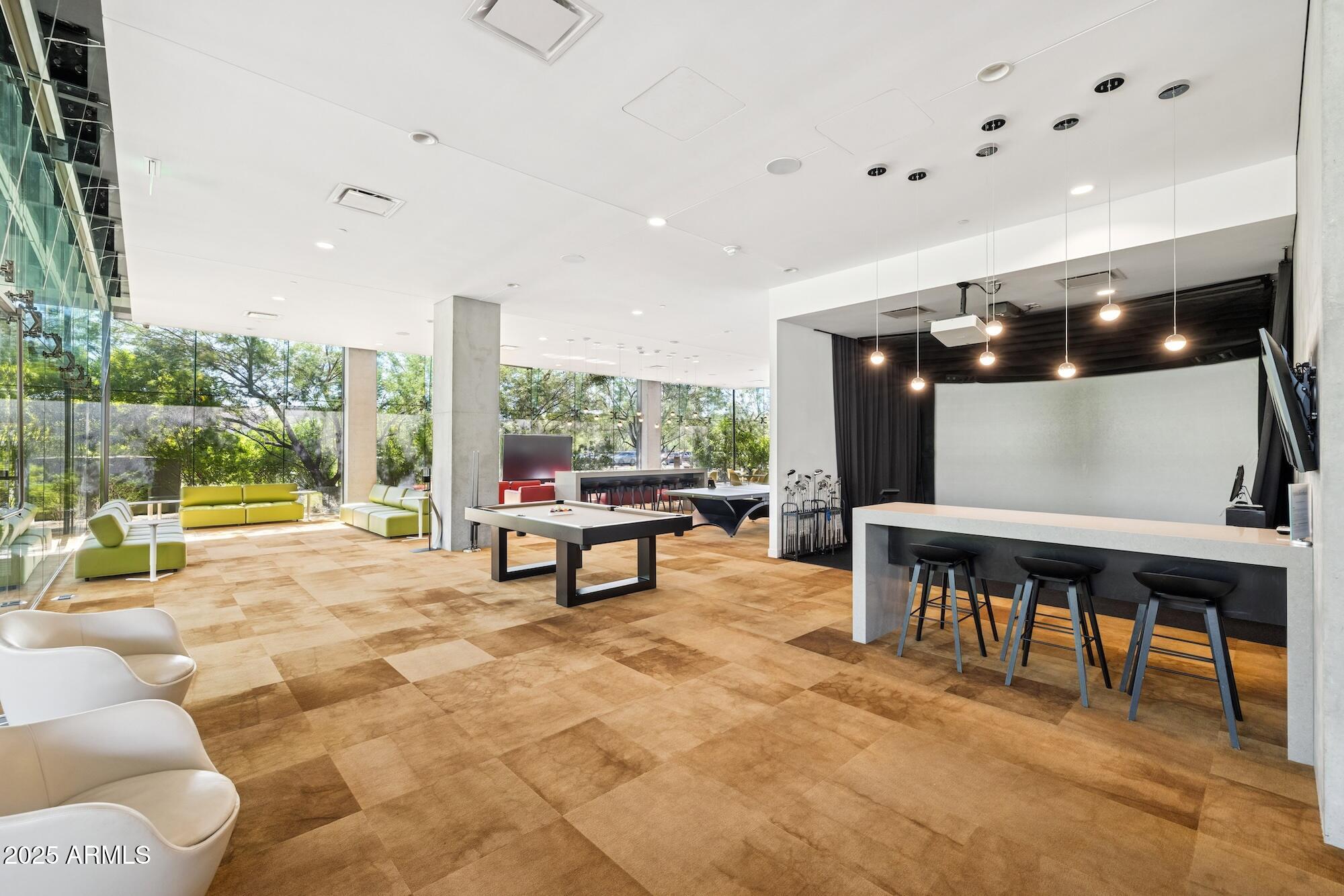 7180 E KIERLAND Boulevard, 218