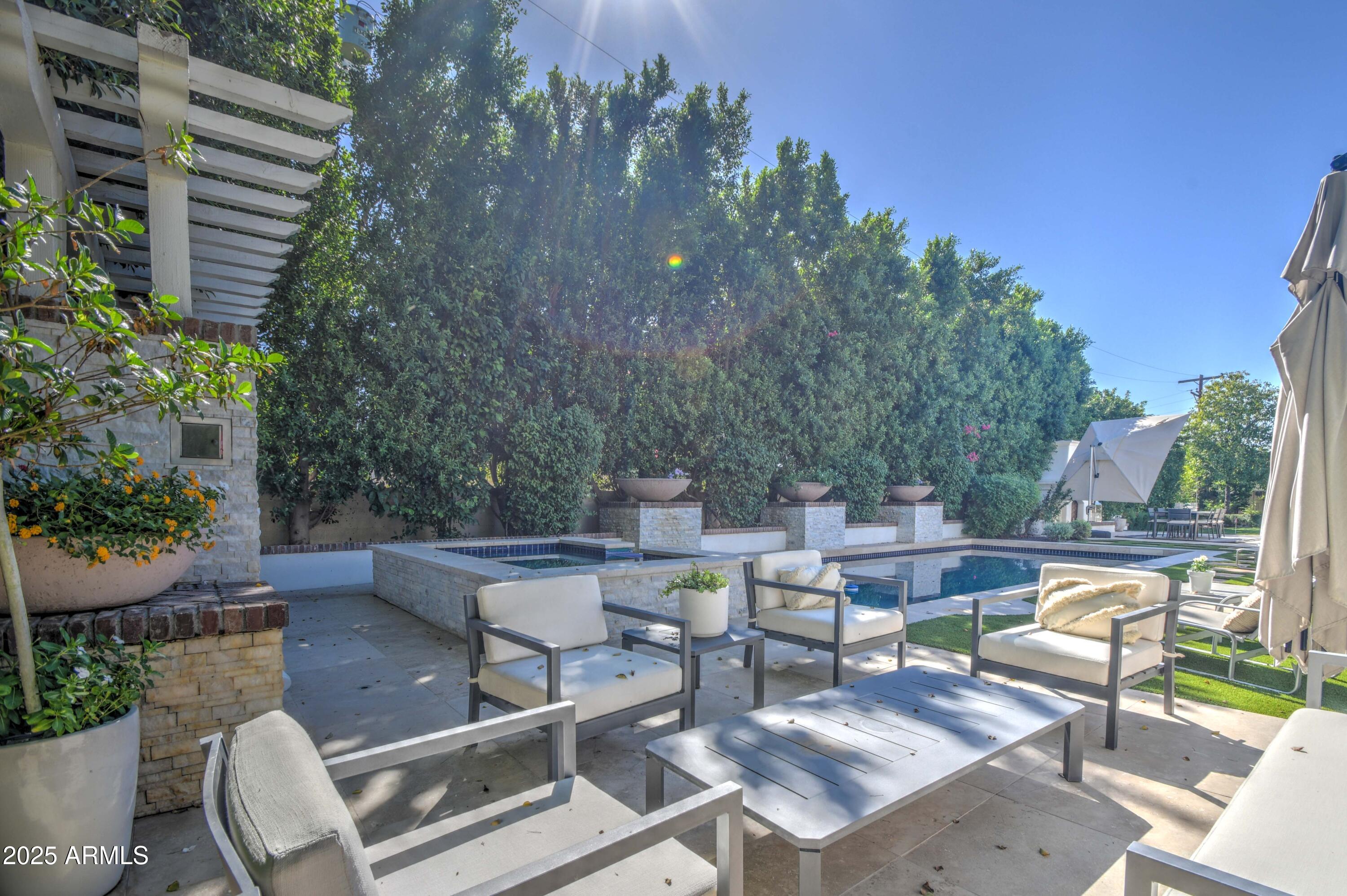 5819 E CALLE DEL MEDIA