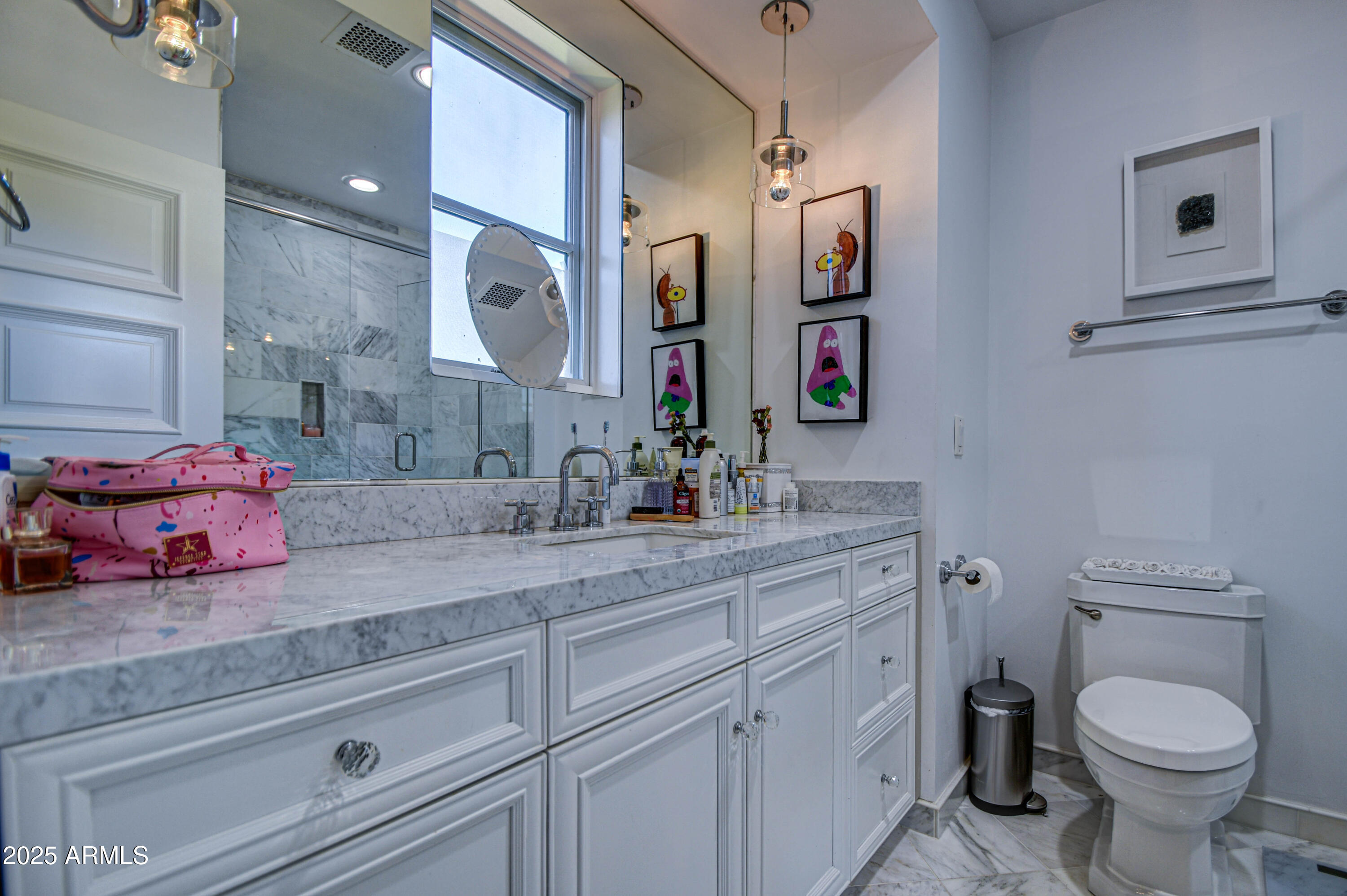 5819 E CALLE DEL MEDIA