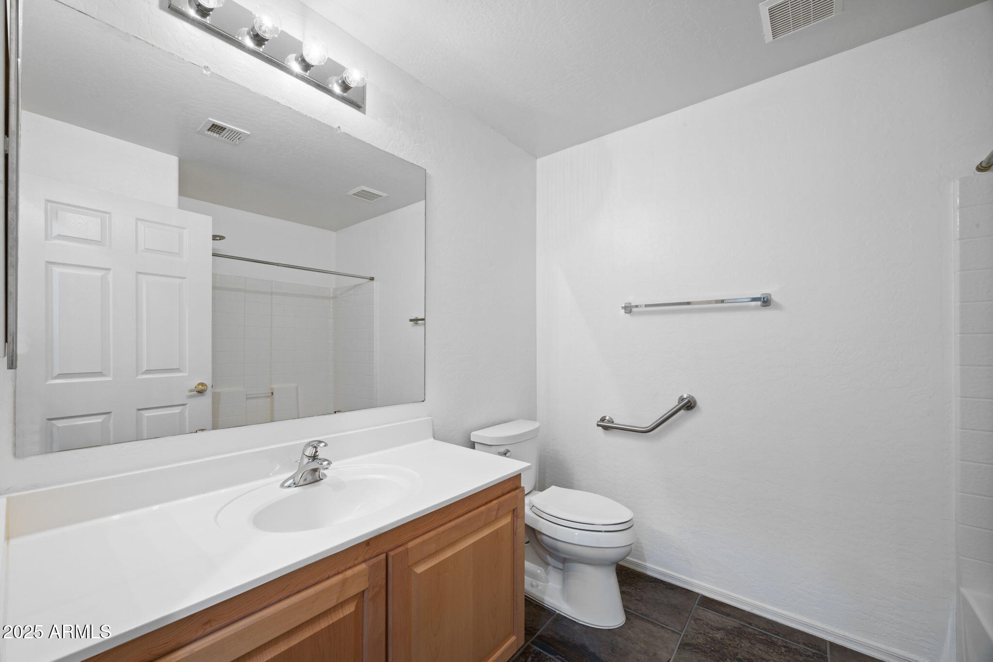 19700 N 76TH Street, 1040