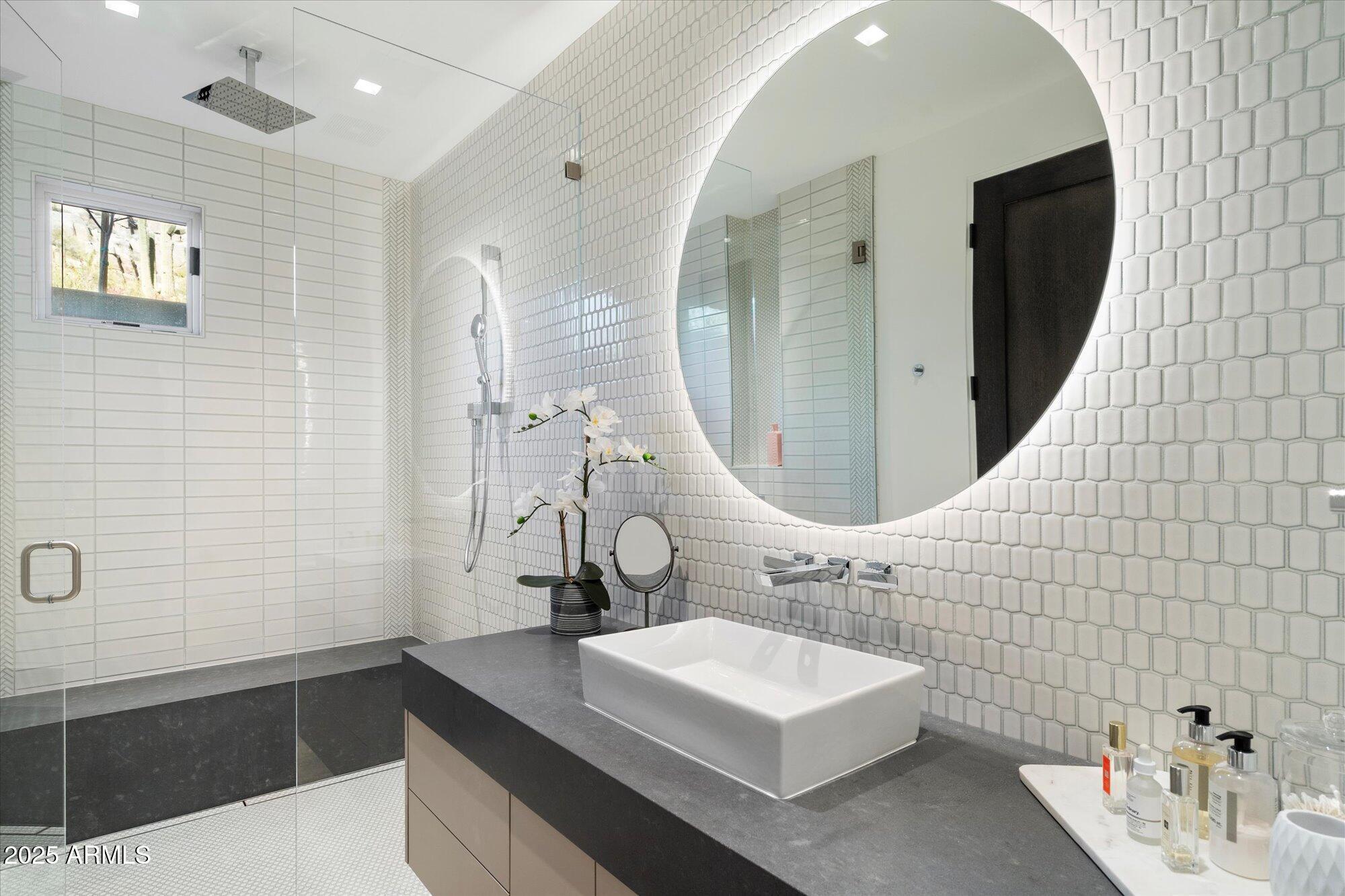 10585 E CRESCENT MOON Drive, 44