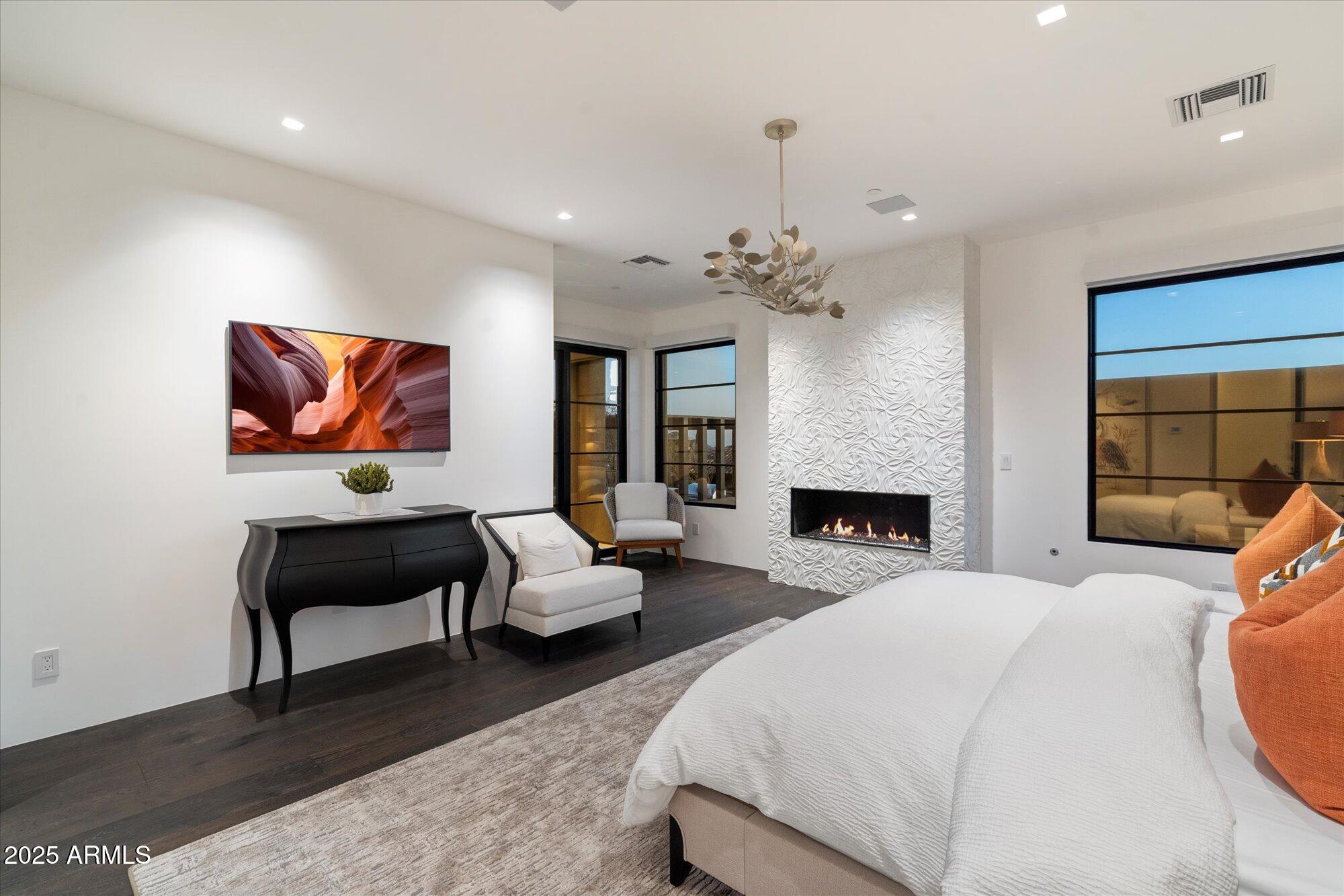 10585 E CRESCENT MOON Drive, 44