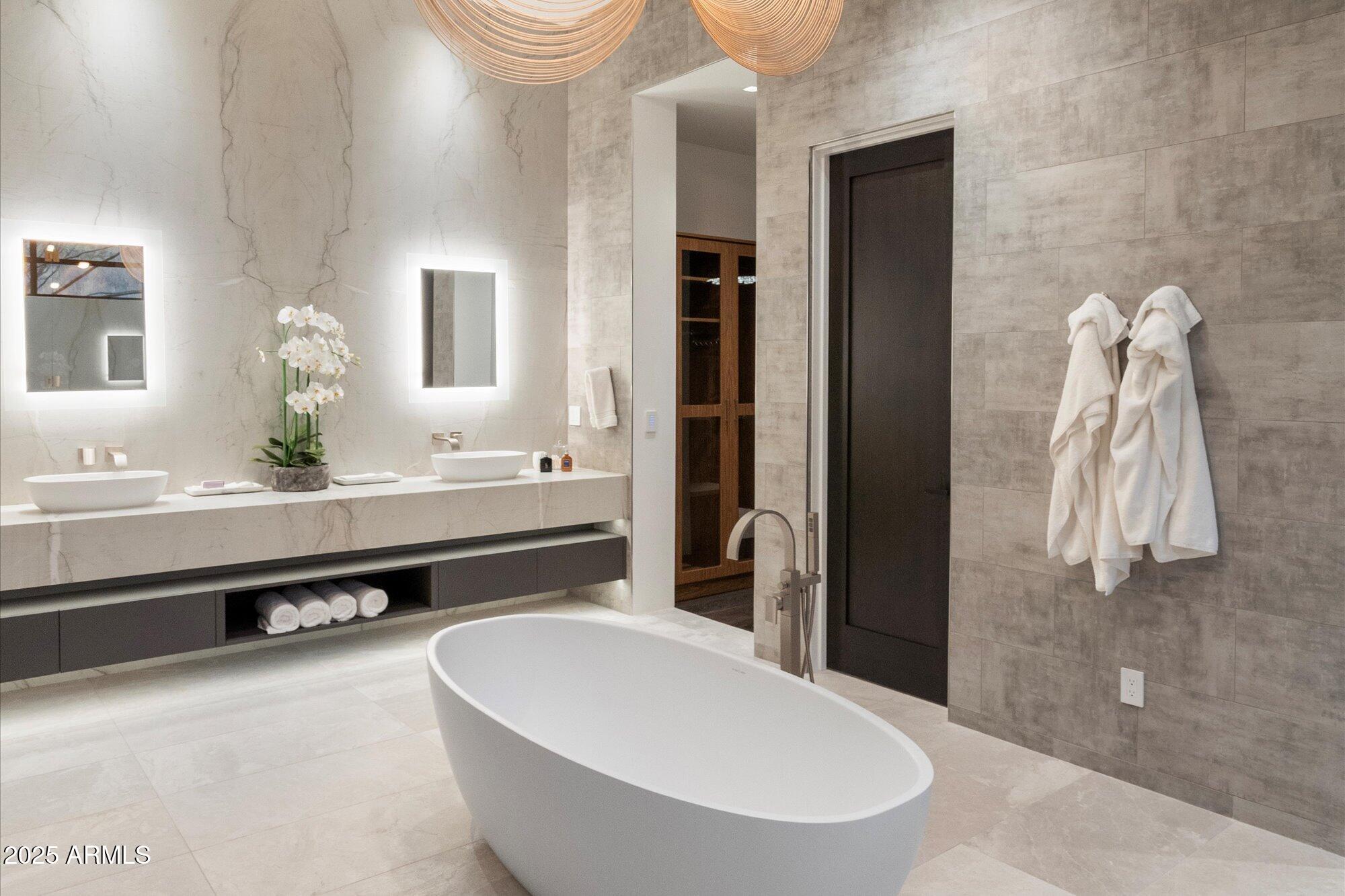 10585 E CRESCENT MOON Drive, 44