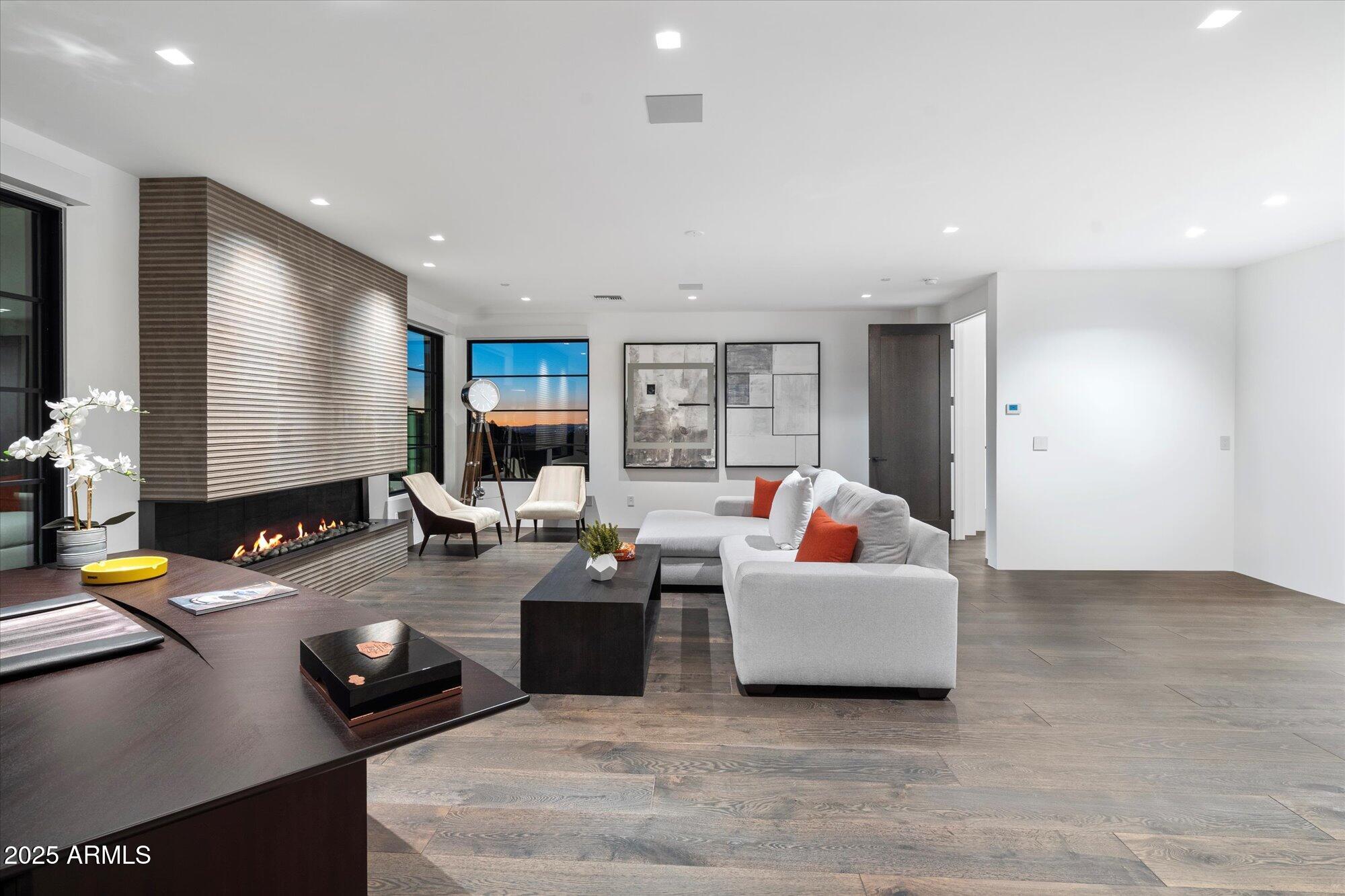 10585 E CRESCENT MOON Drive, 44