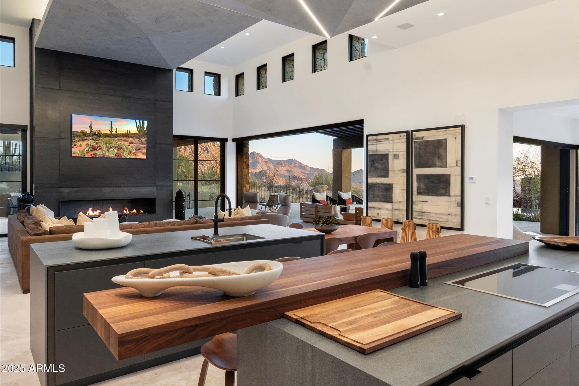 10585 E CRESCENT MOON Drive, 44