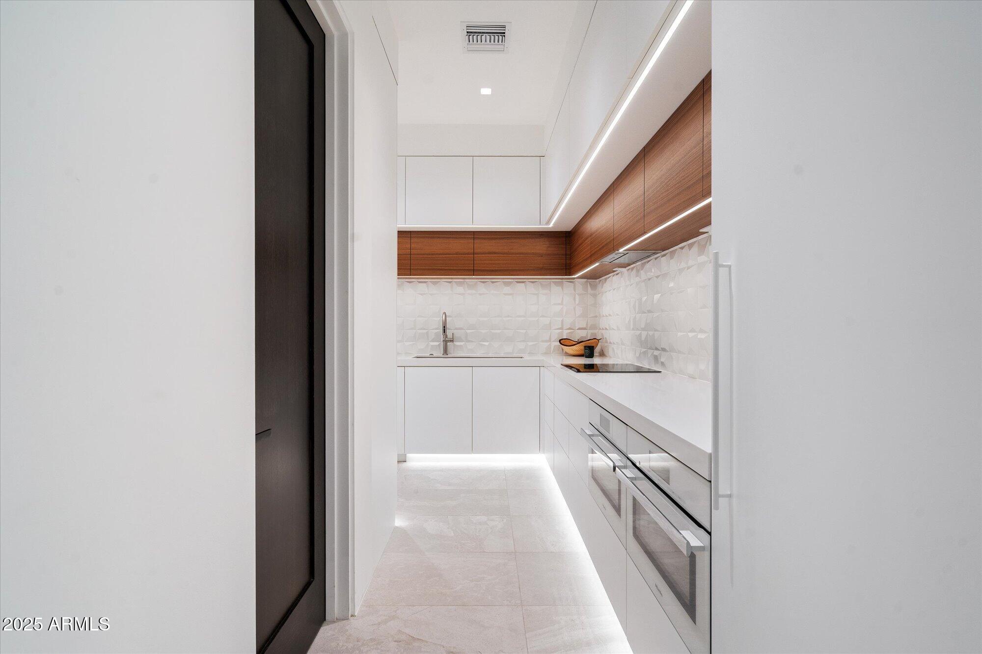 10585 E CRESCENT MOON Drive, 44