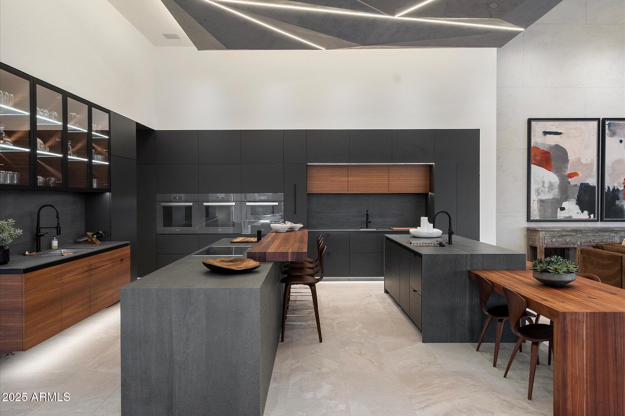 10585 E CRESCENT MOON Drive, 44