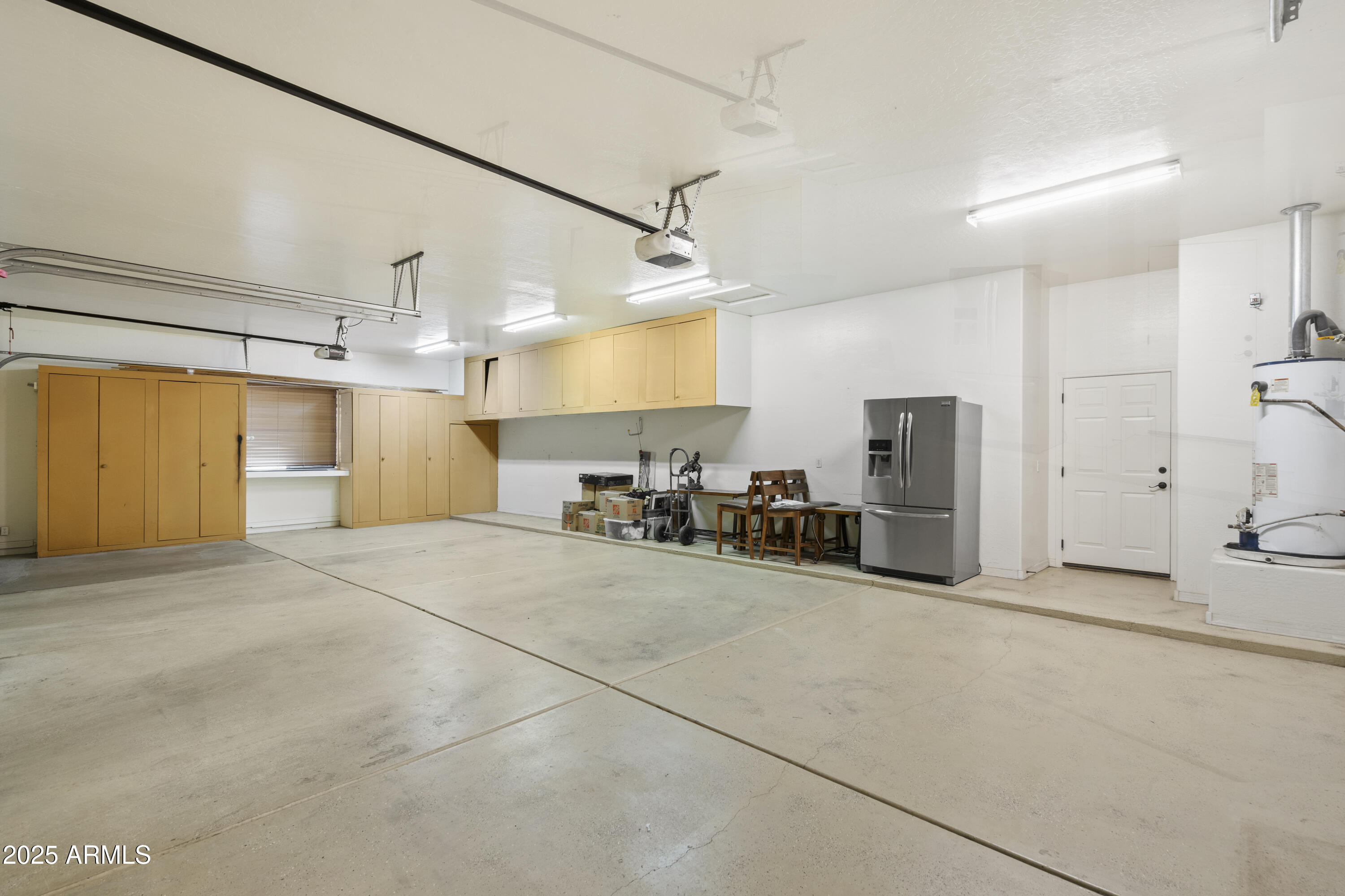 2667 E MELROSE Street