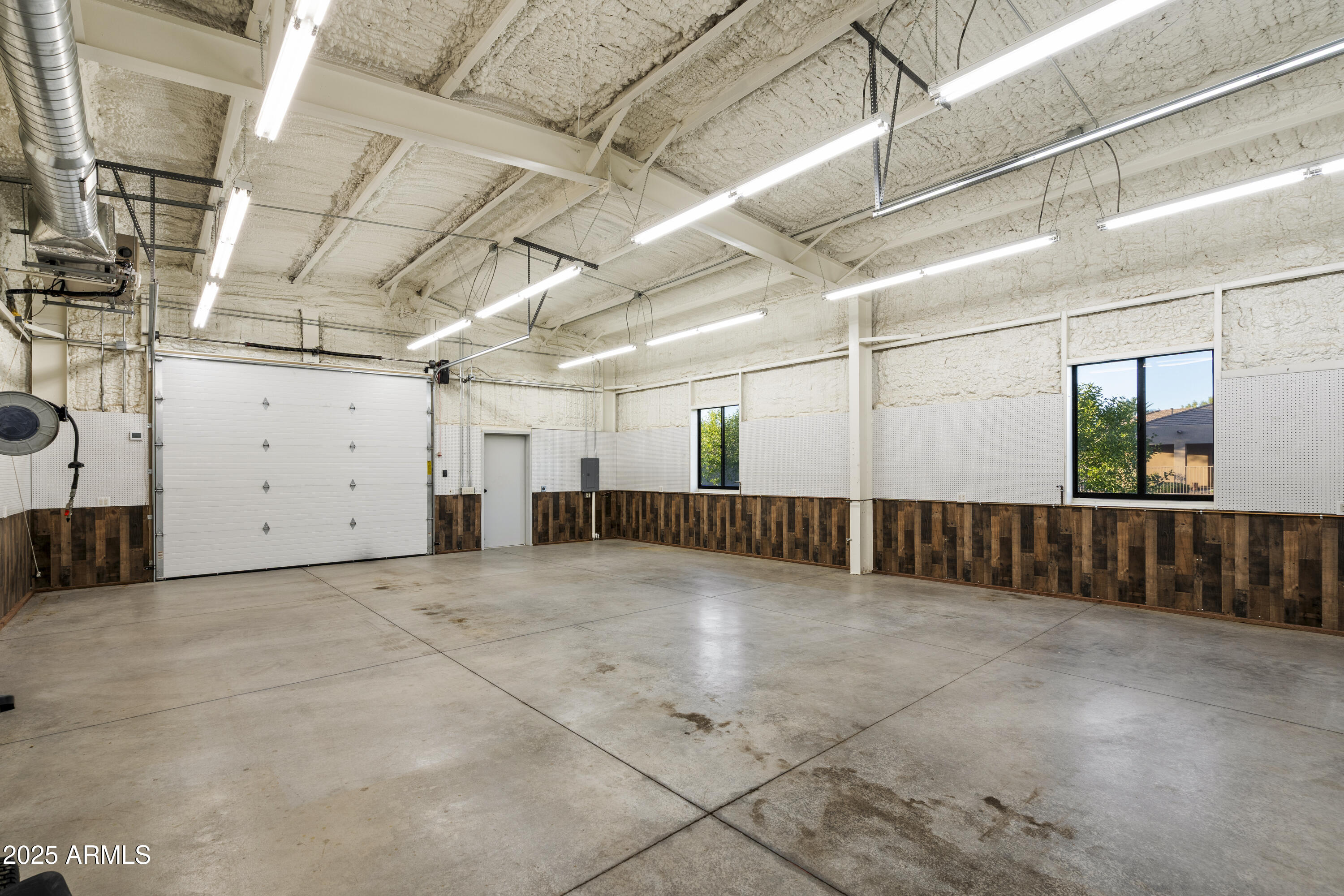 2667 E MELROSE Street