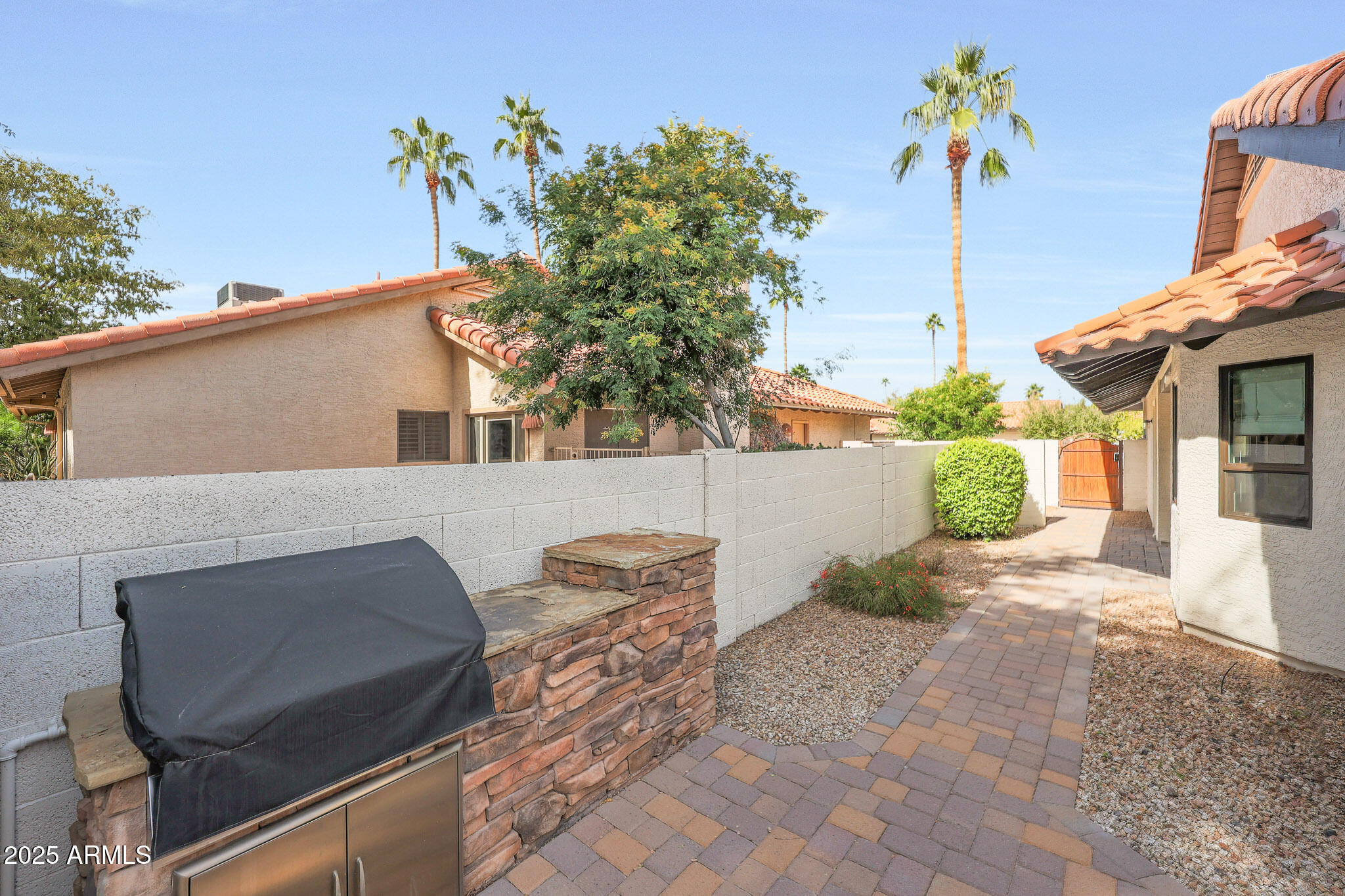 6009 E BETTY ELYSE Lane