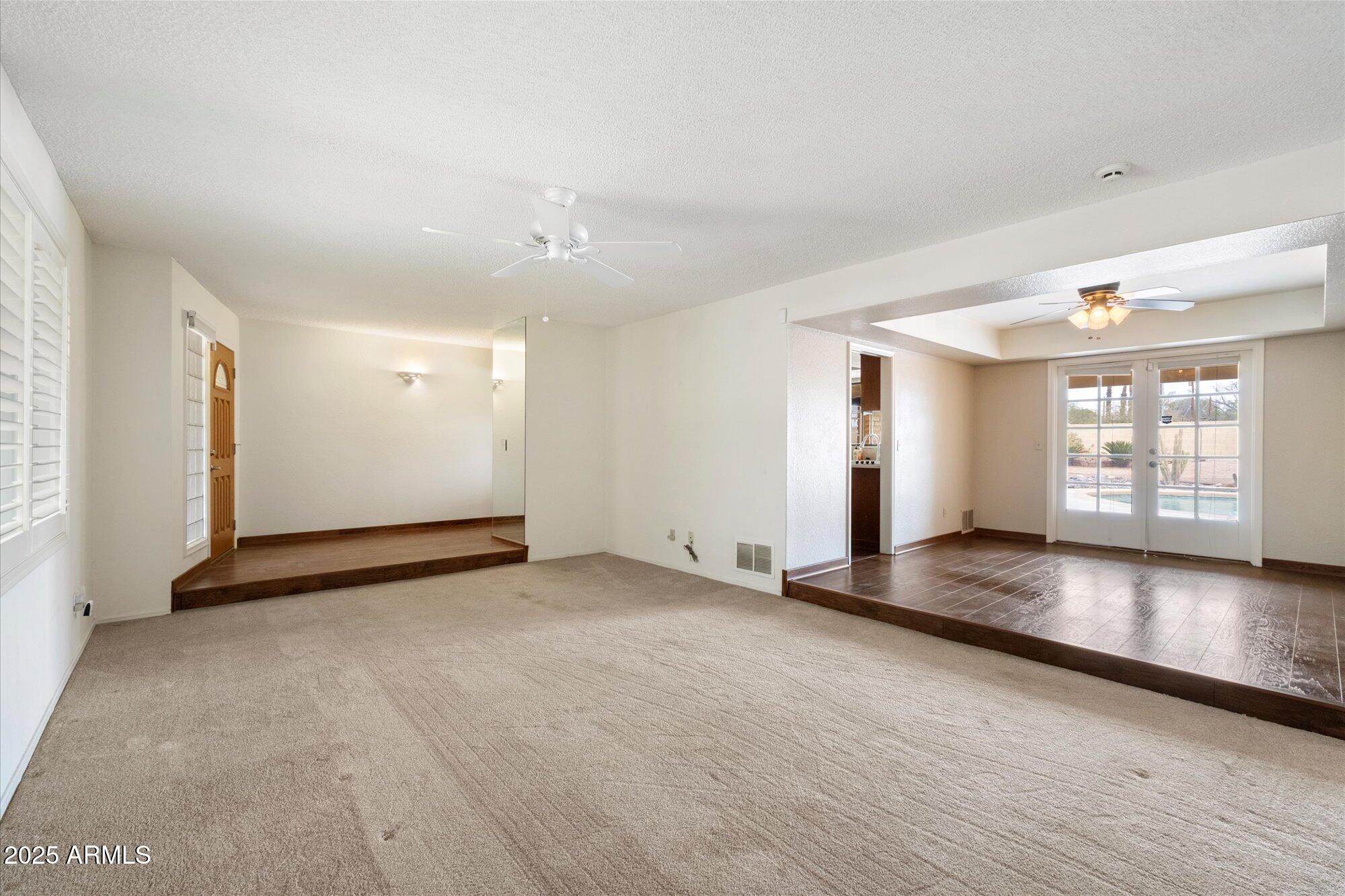 1213 W ESPLANADE Street