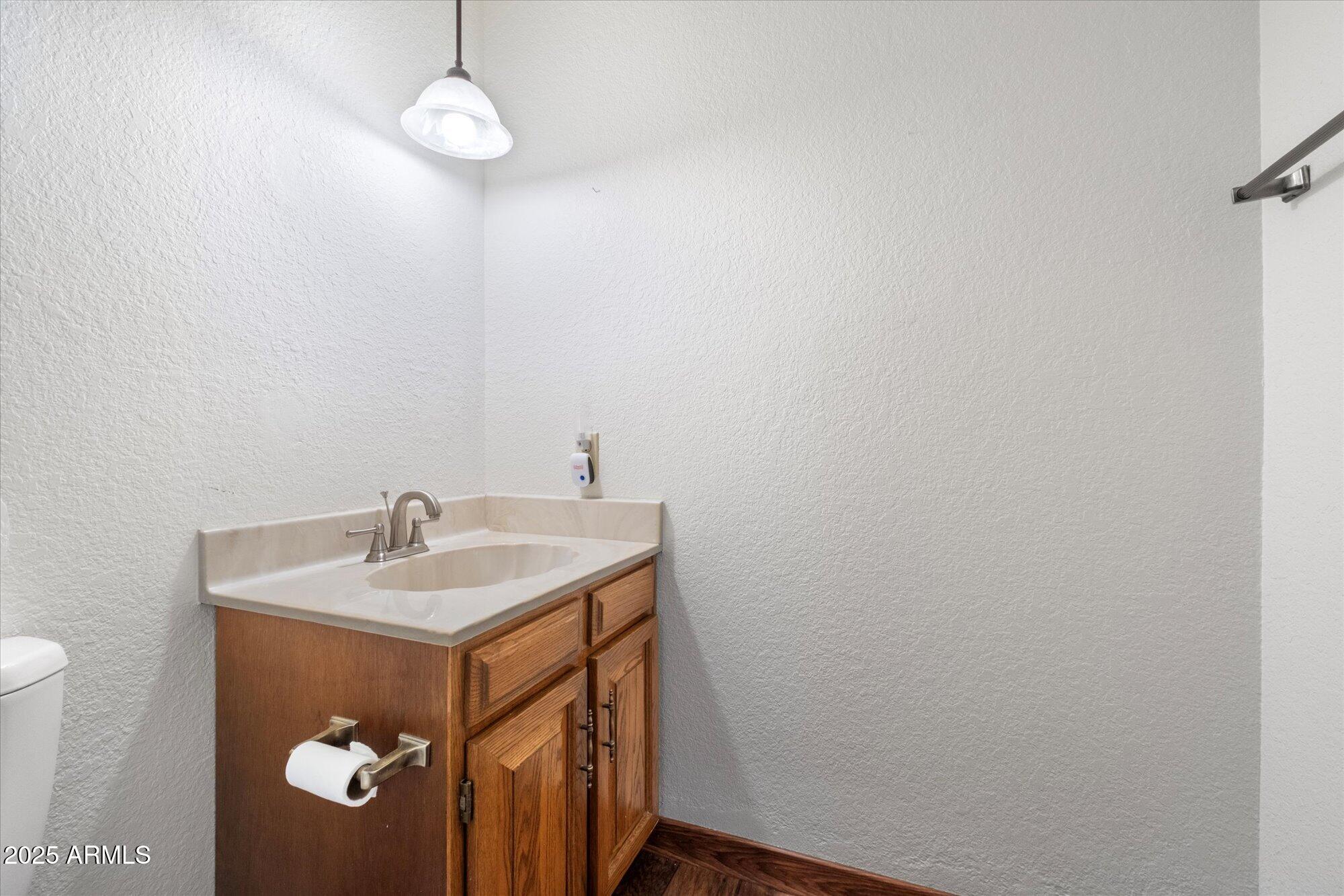 1213 W ESPLANADE Street