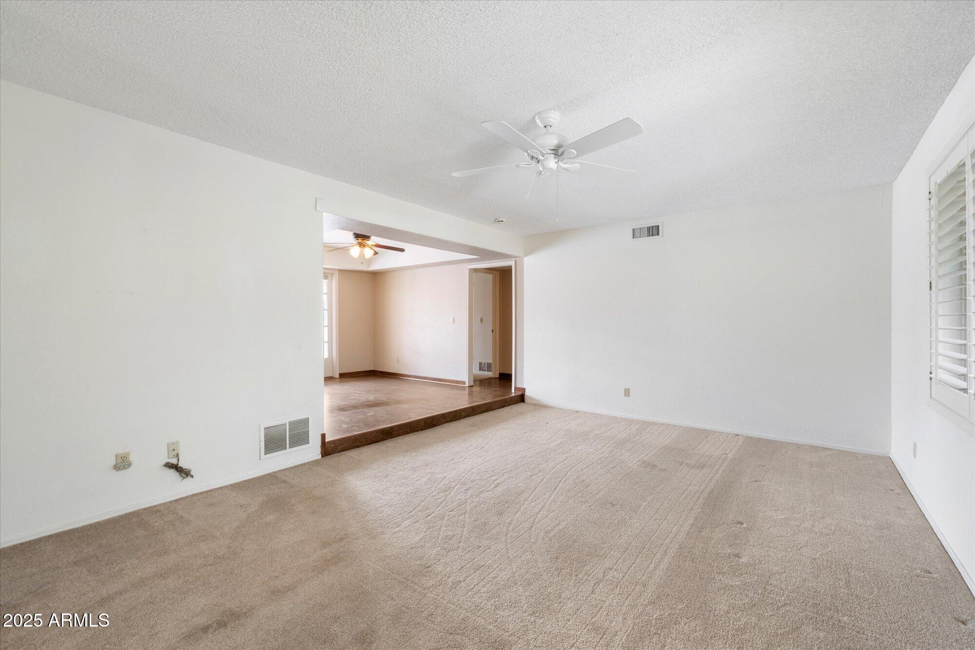 1213 W ESPLANADE Street