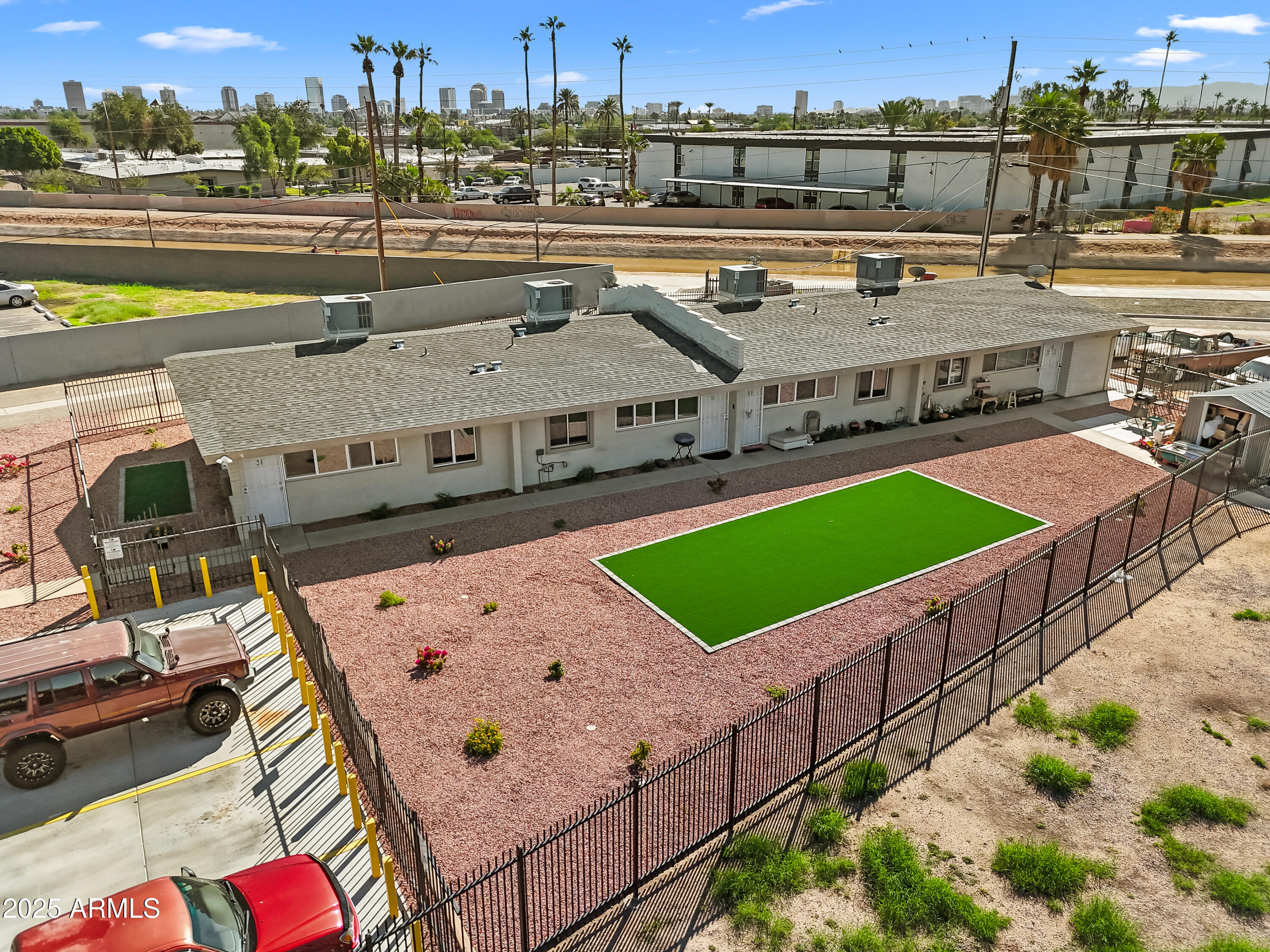 2101 W HEATHERBRAE Drive