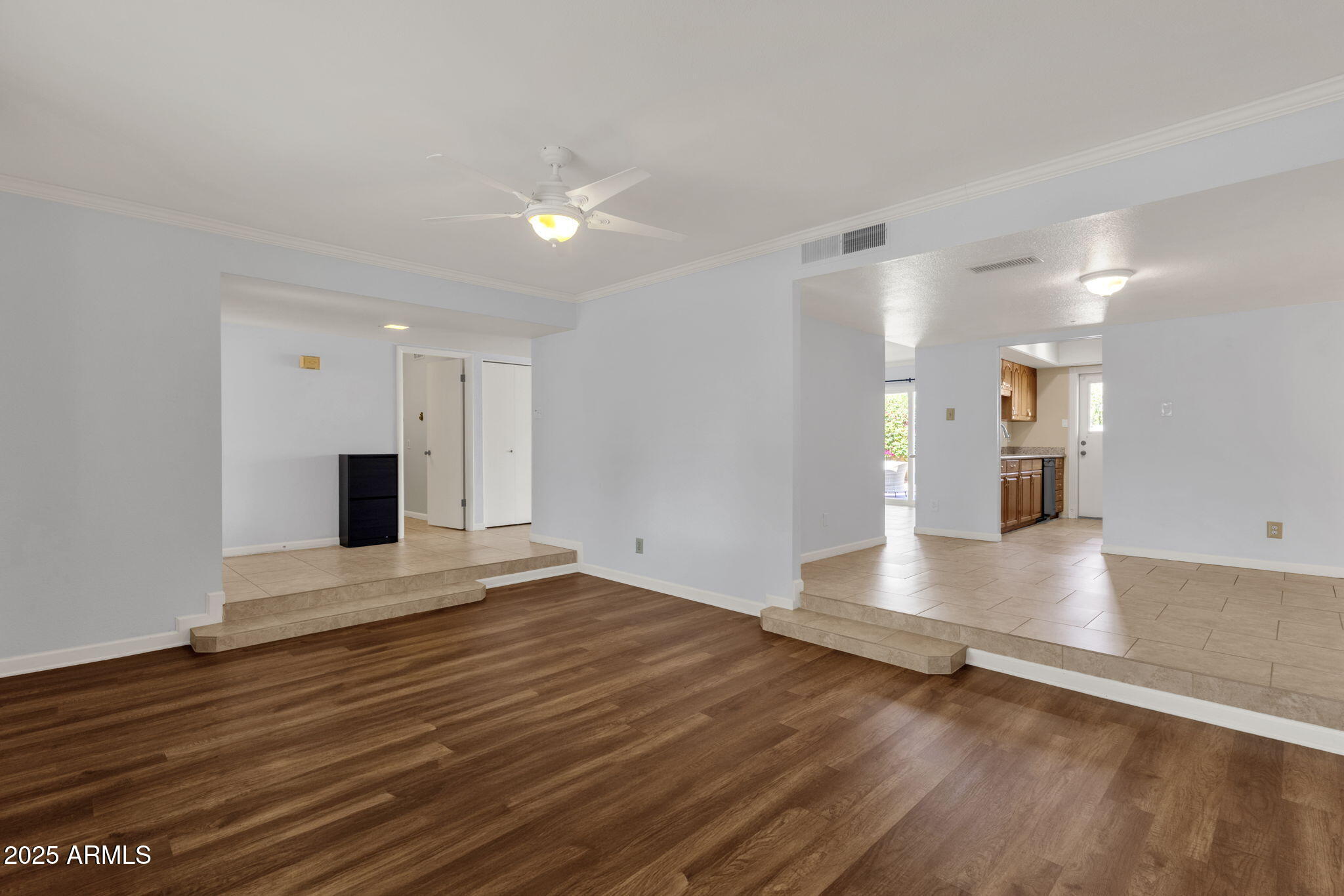 1704 E BELL DE MAR Drive