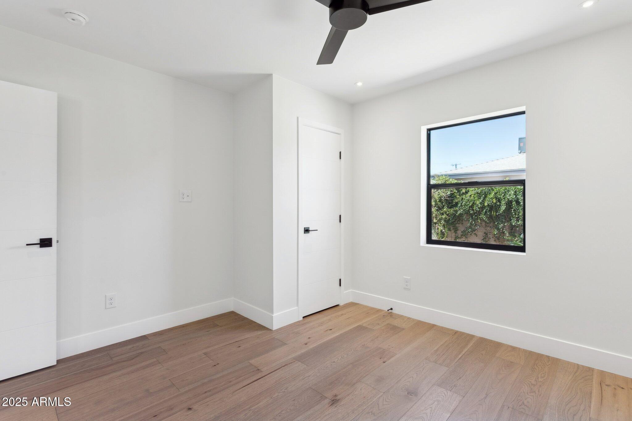 1707 E PINCHOT Avenue