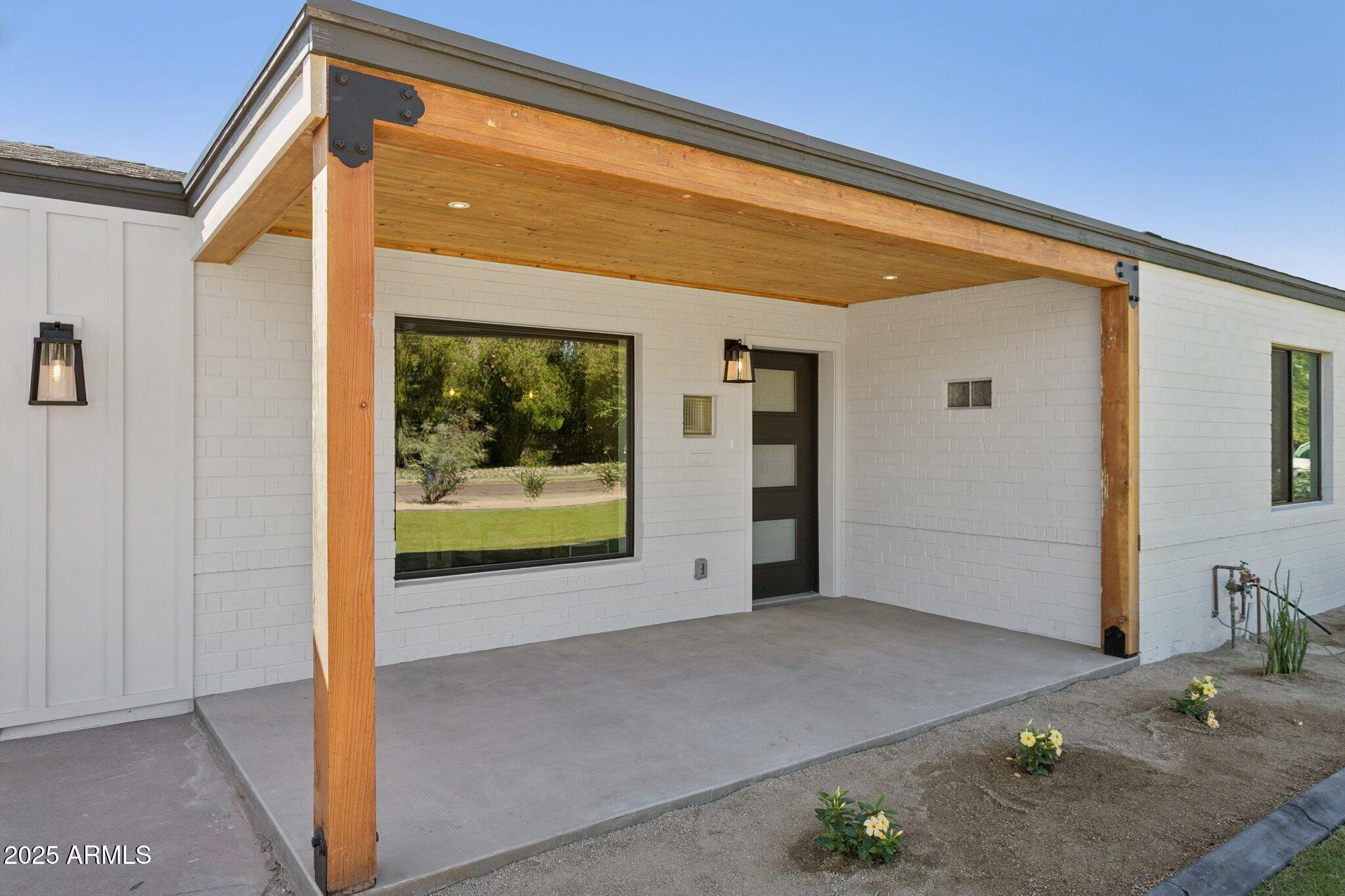 1707 E PINCHOT Avenue