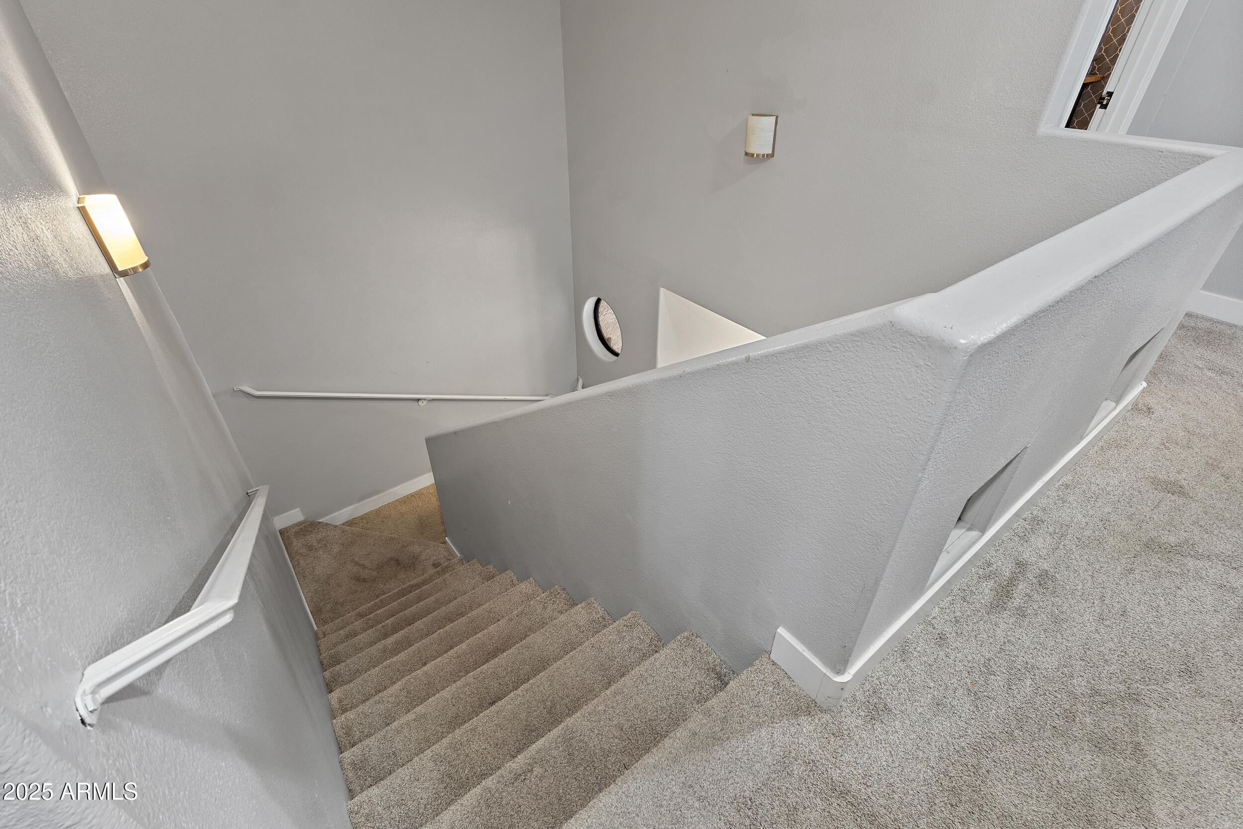 1070 E SUNBURST Lane