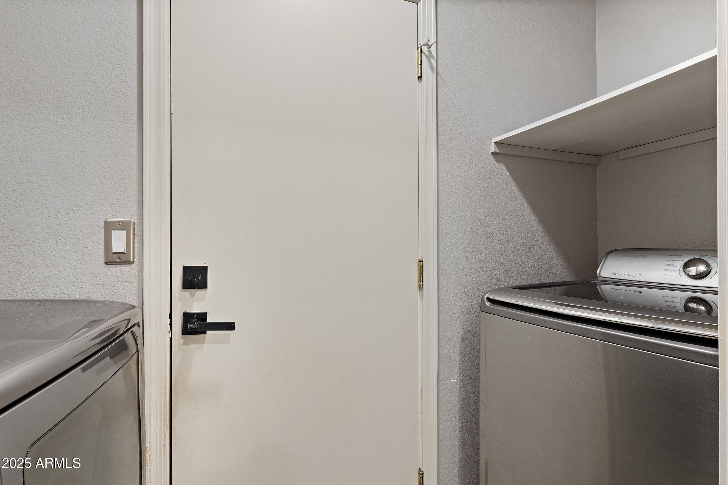 1070 E SUNBURST Lane