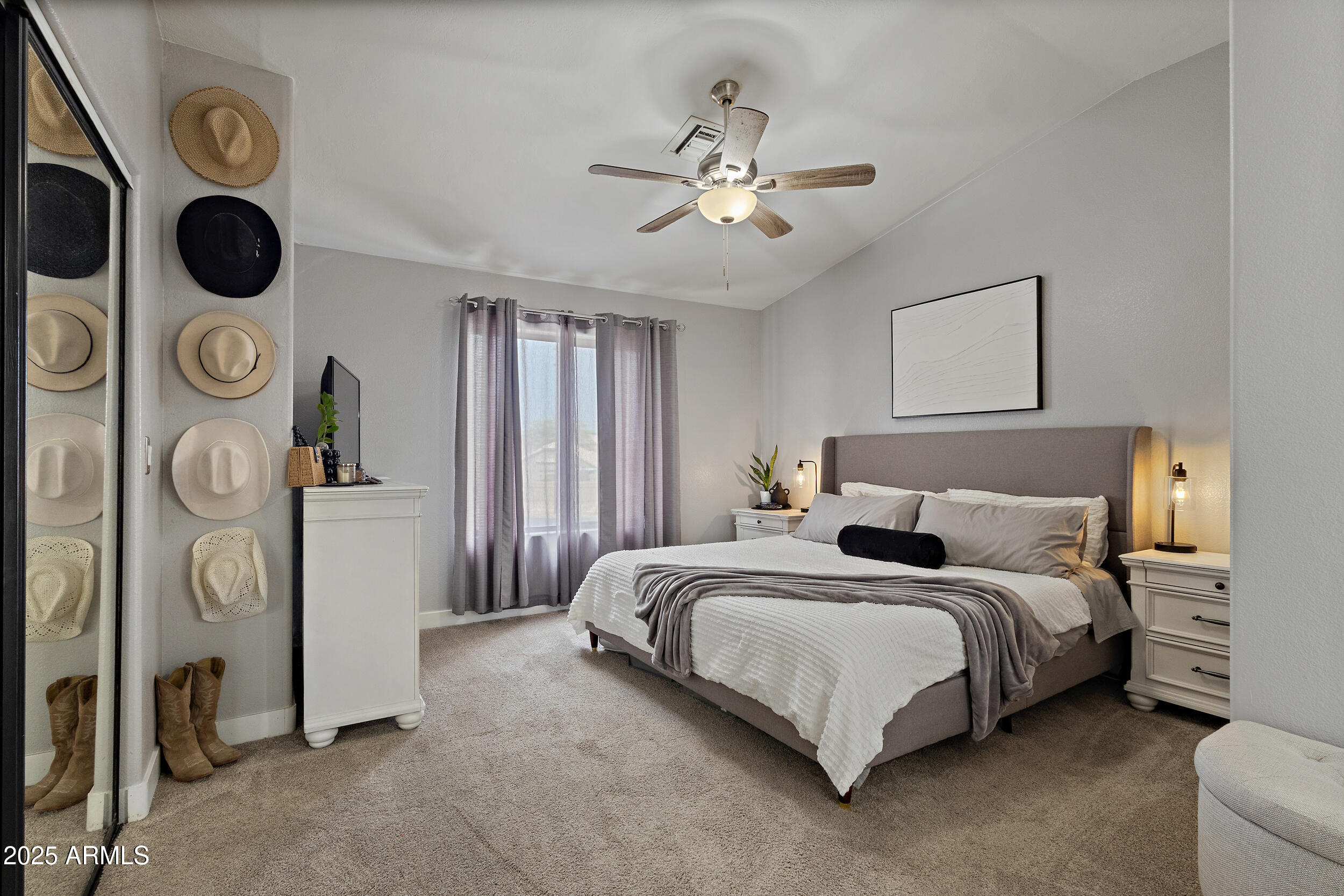 1070 E SUNBURST Lane