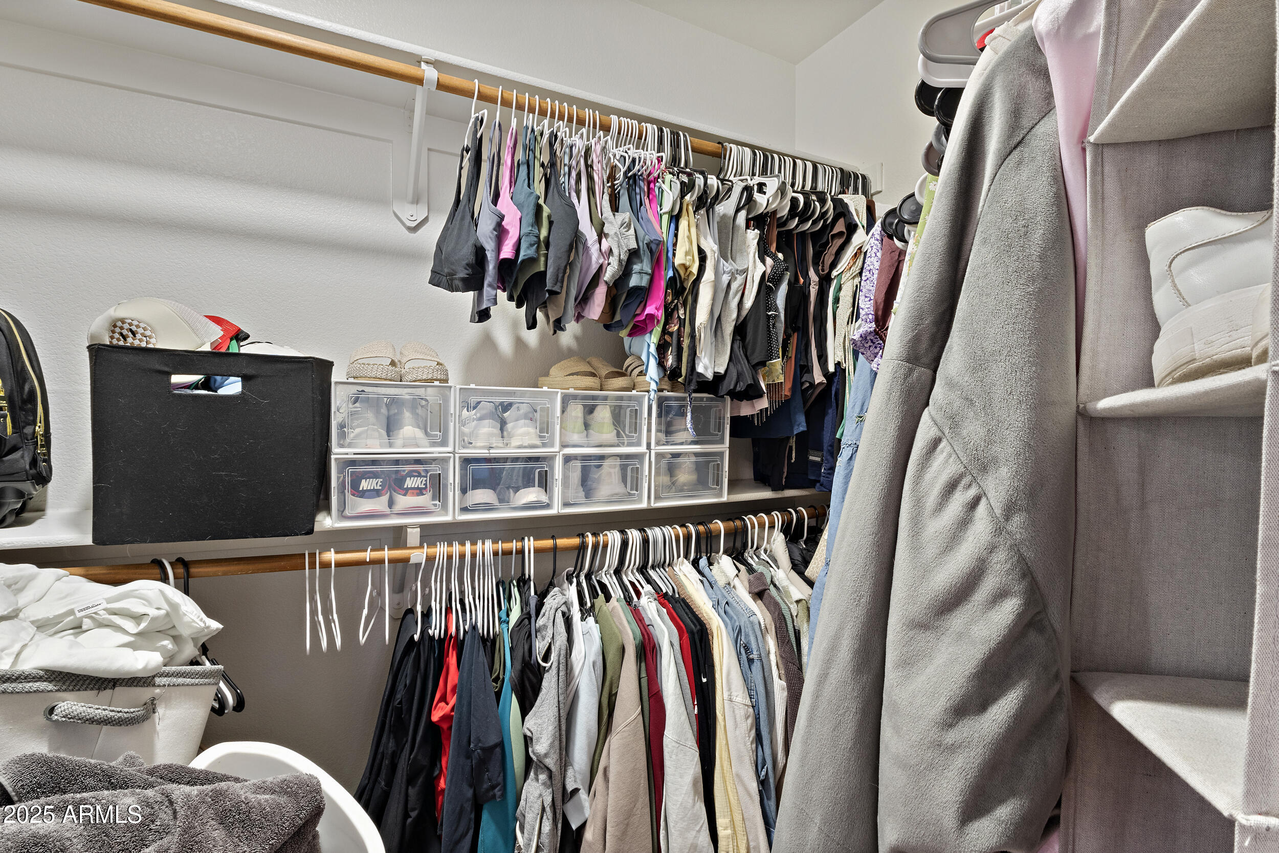 1070 E SUNBURST Lane