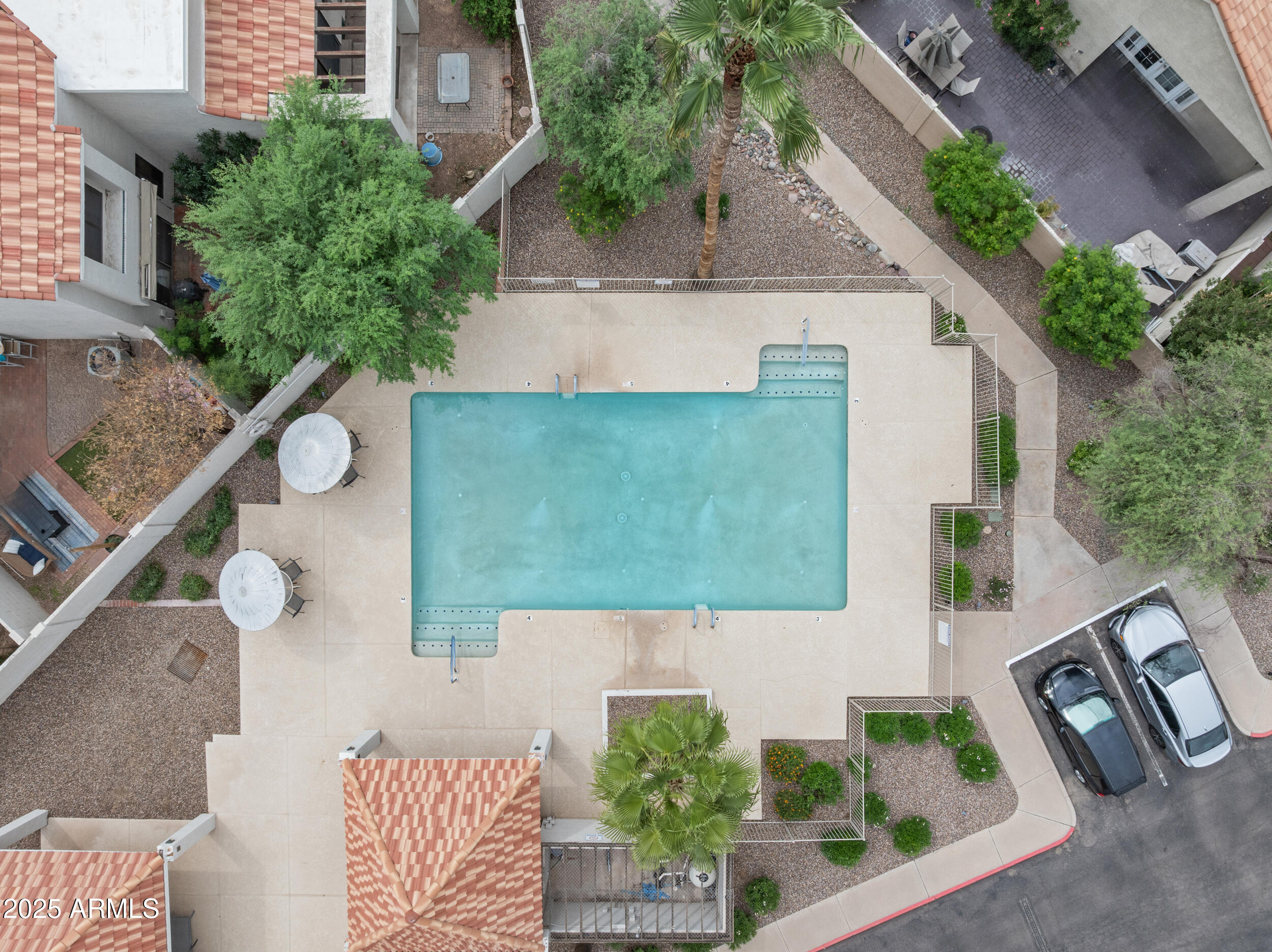 1070 E SUNBURST Lane