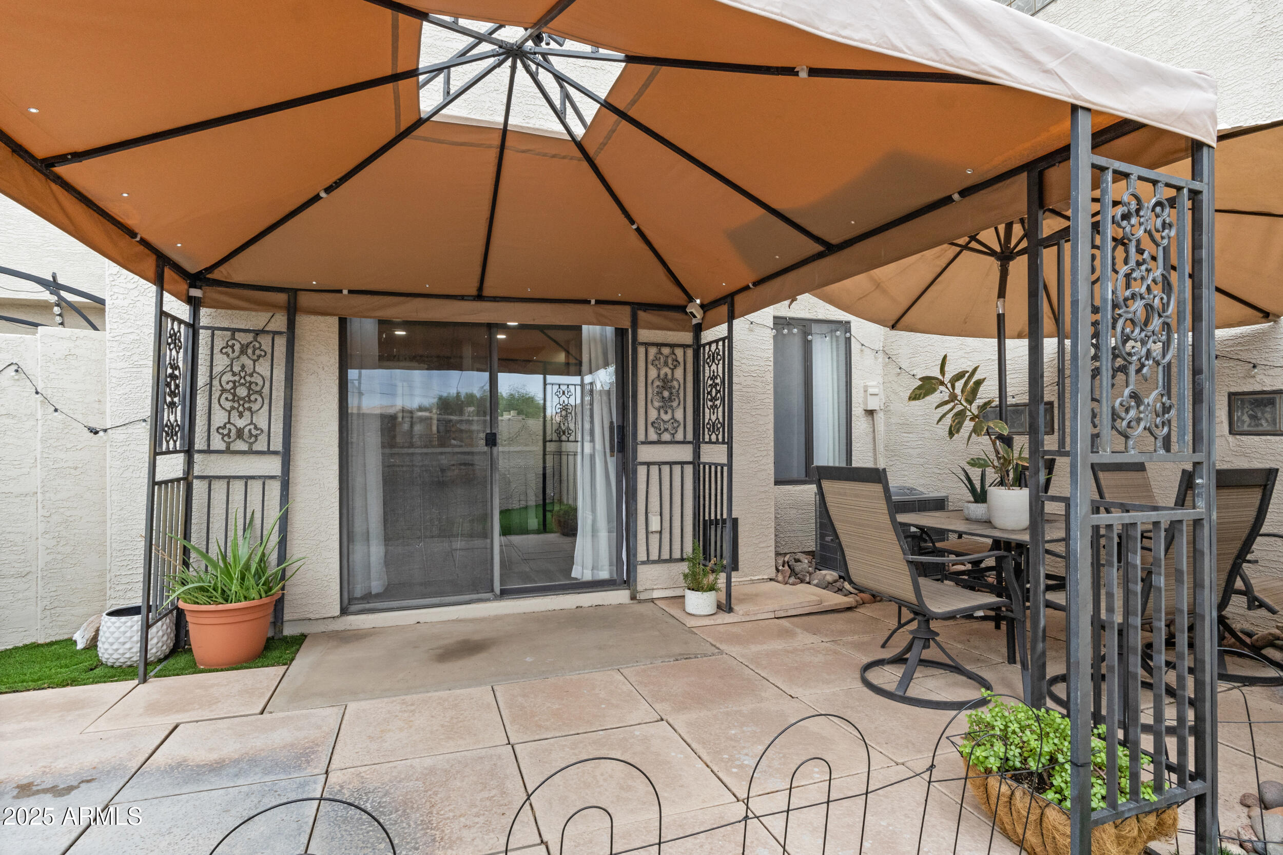 1070 E SUNBURST Lane